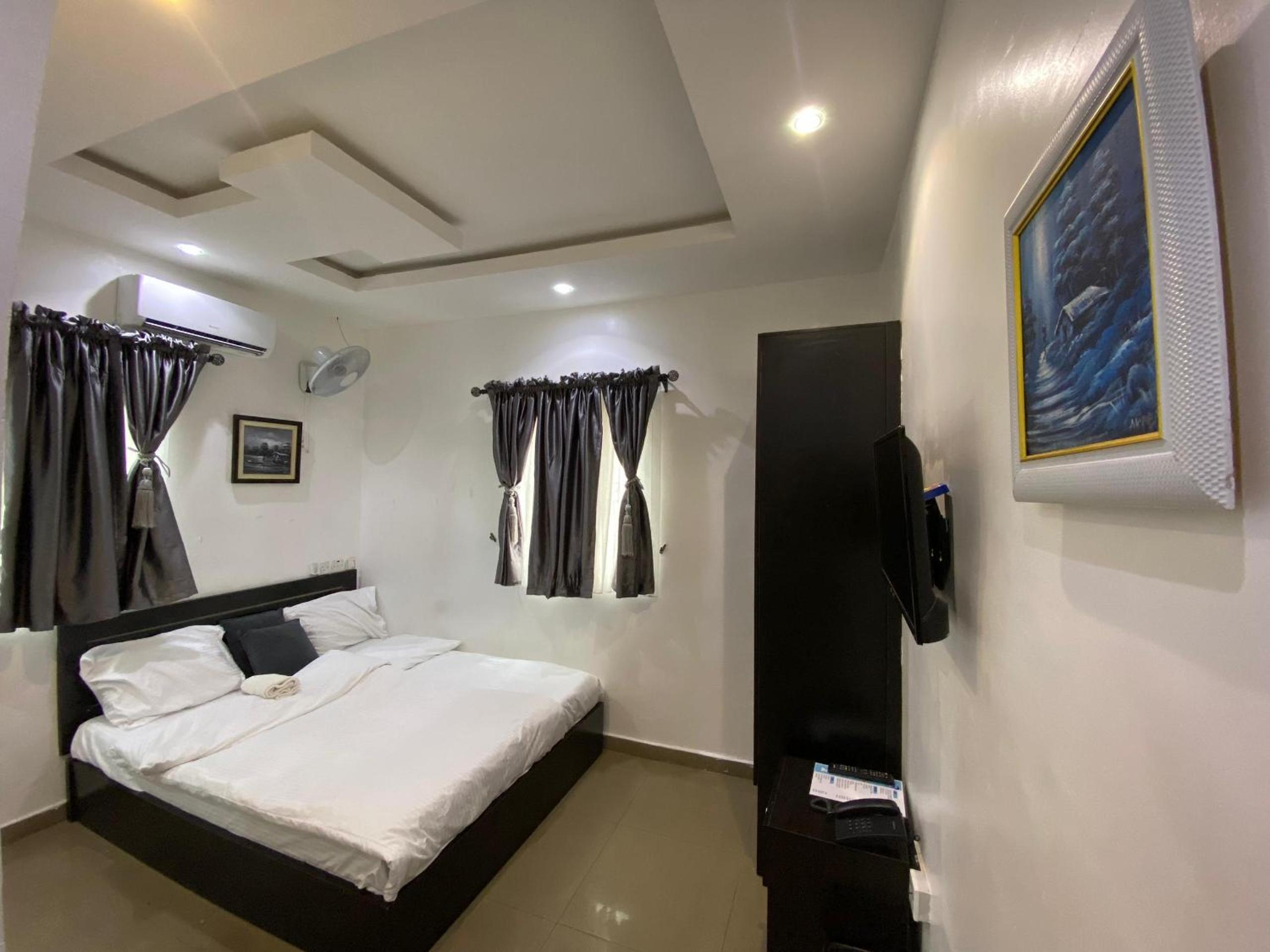 Deluxe Single Room