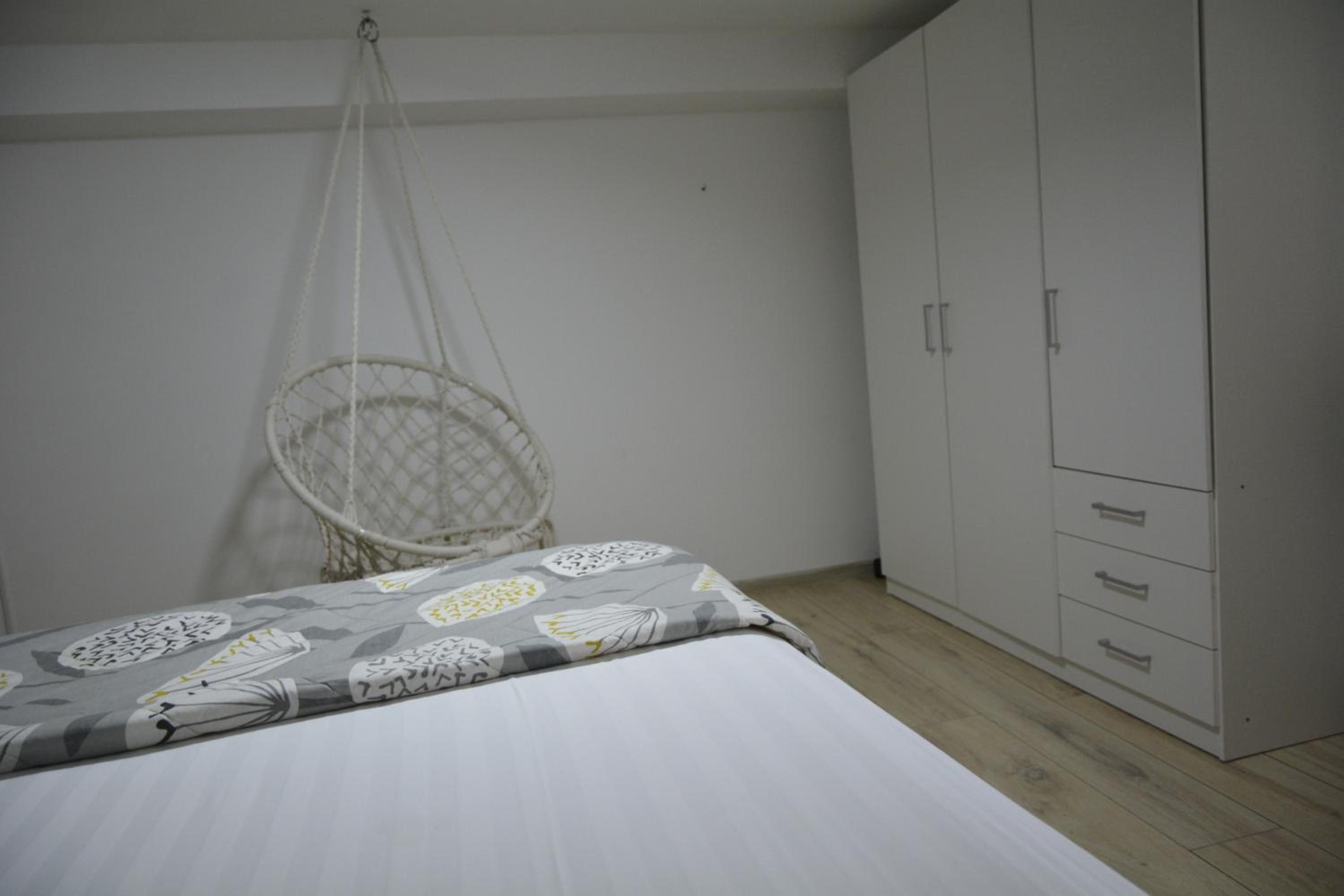 Superior Triple Room thumbnail 5
