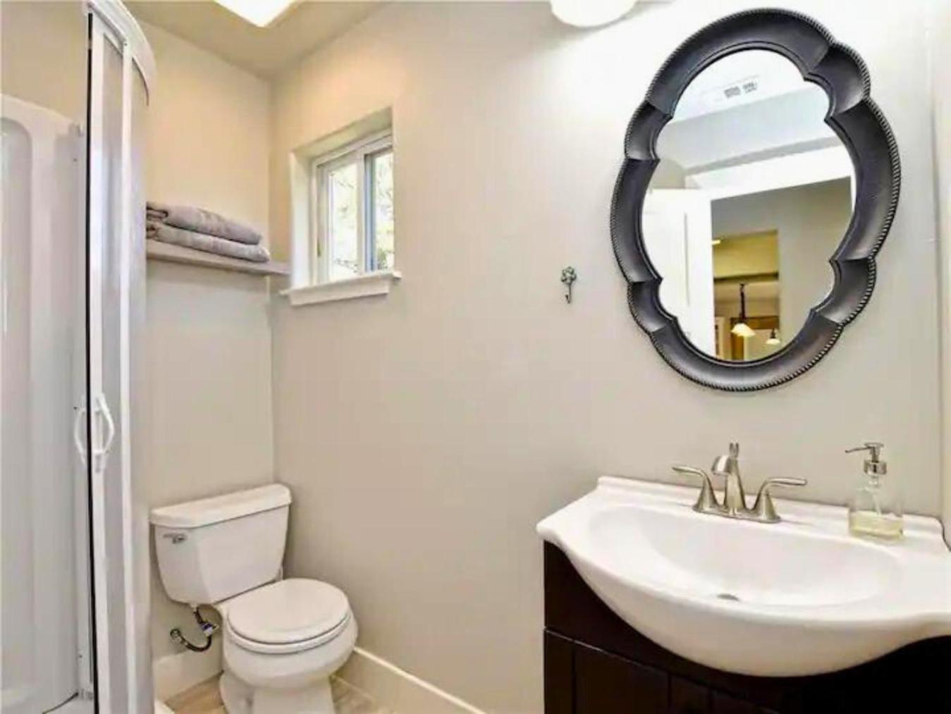Four-Bedroom House - Photo 27