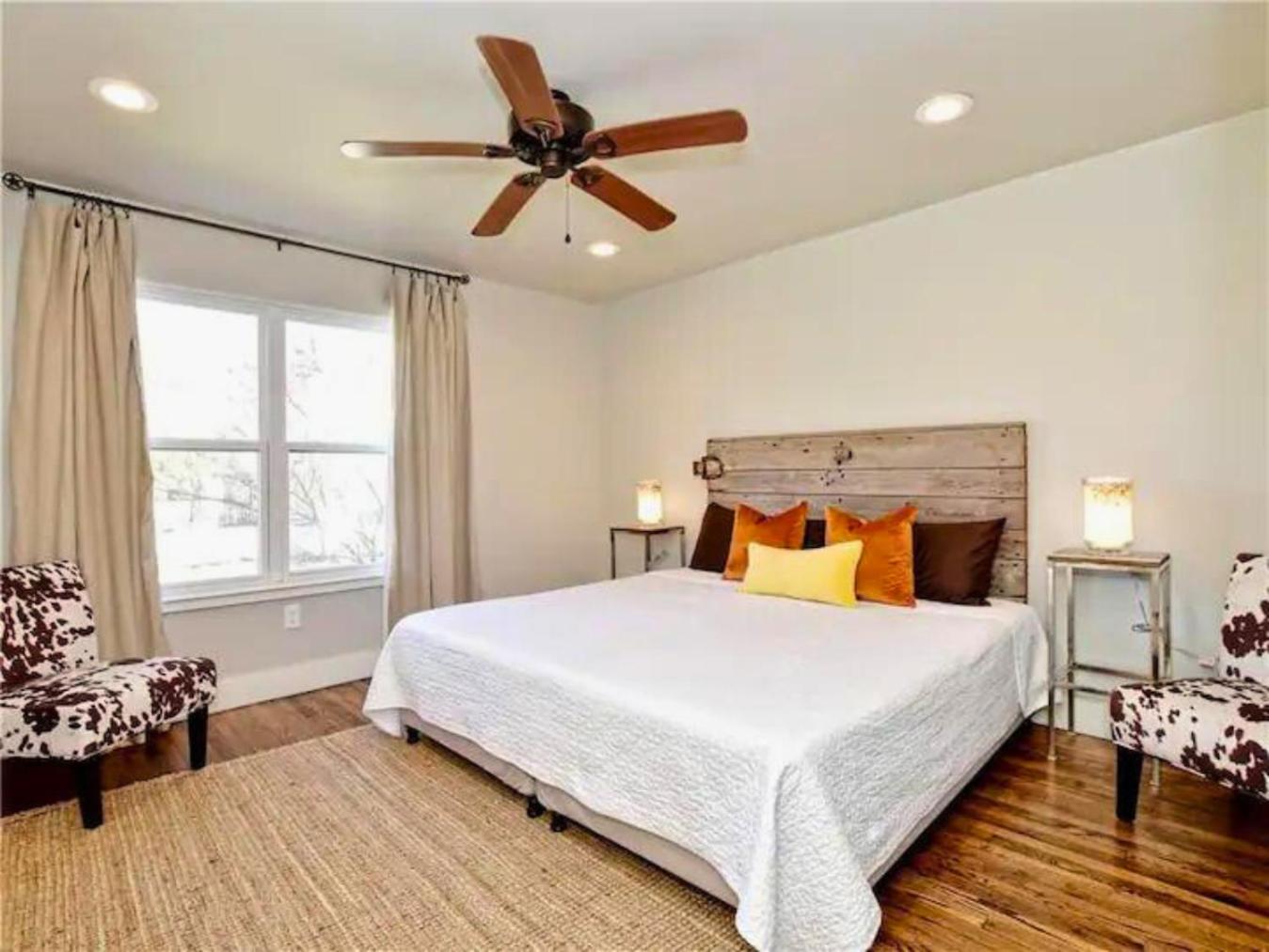 Four-Bedroom House - Photo 28