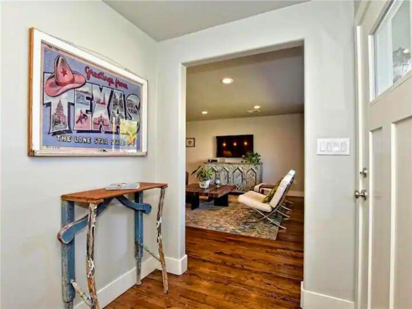 Four-Bedroom House - Photo 6
