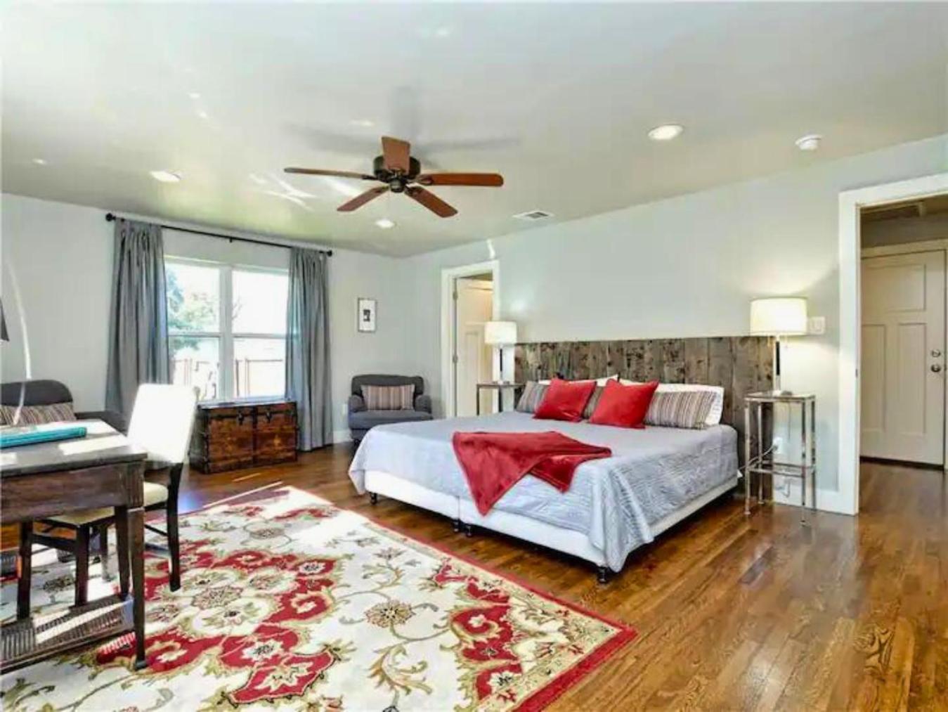 Four-Bedroom House - Photo 13