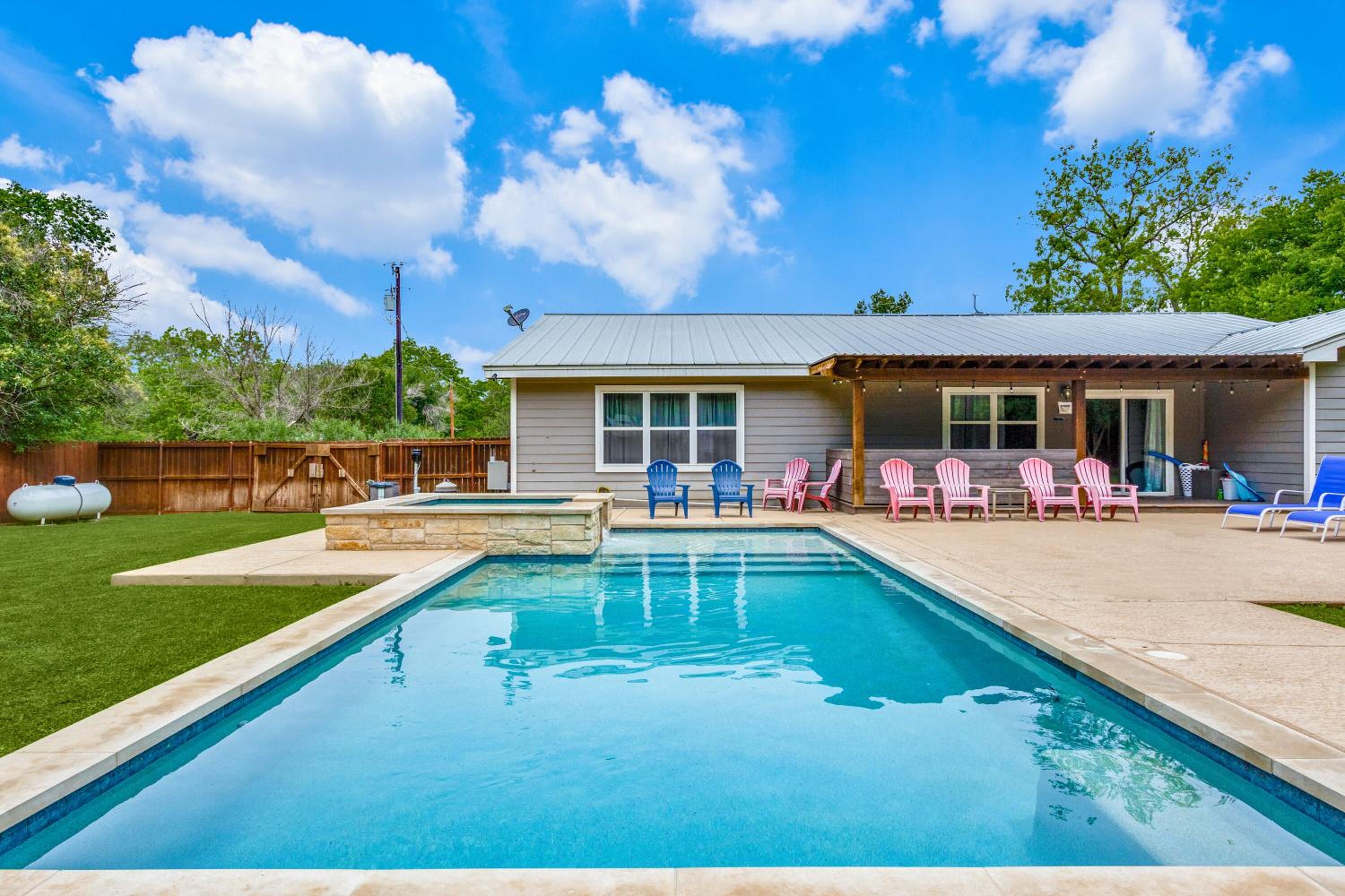 Four-Bedroom House - Photo 17