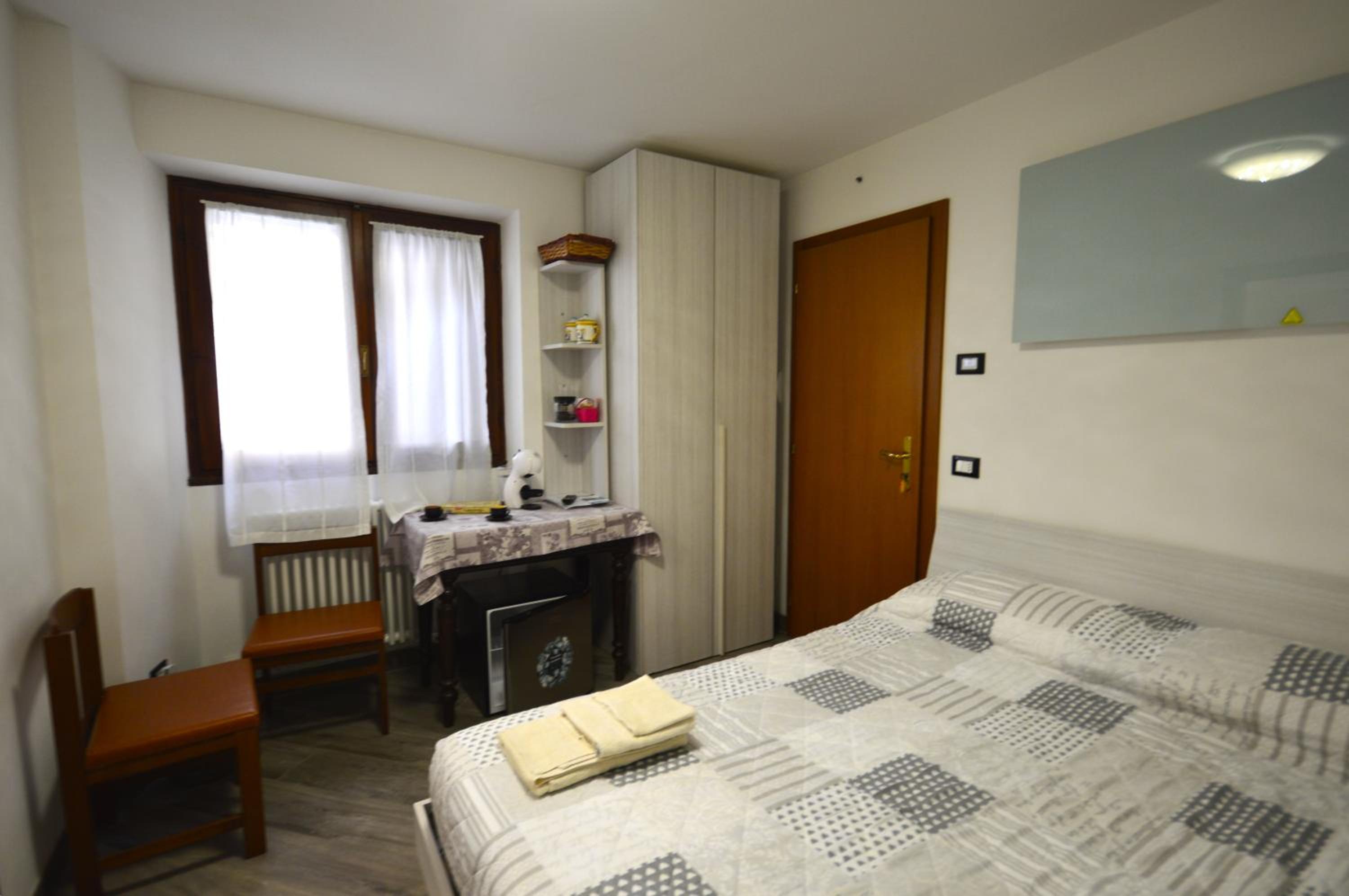 Economy Double Room with Private Bathroom - Photo 19