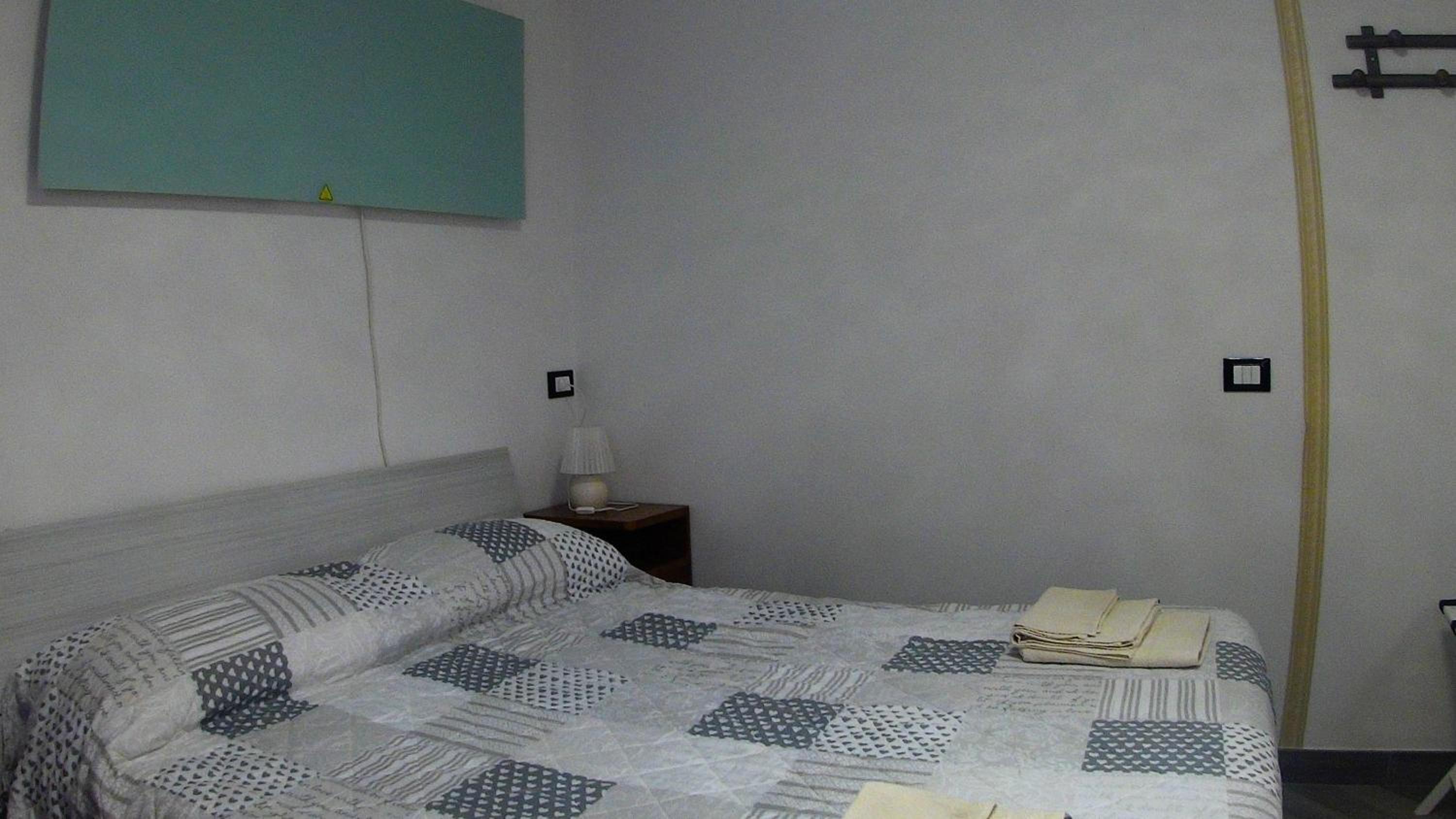 Economy Double Room with Private Bathroom - Photo 10
