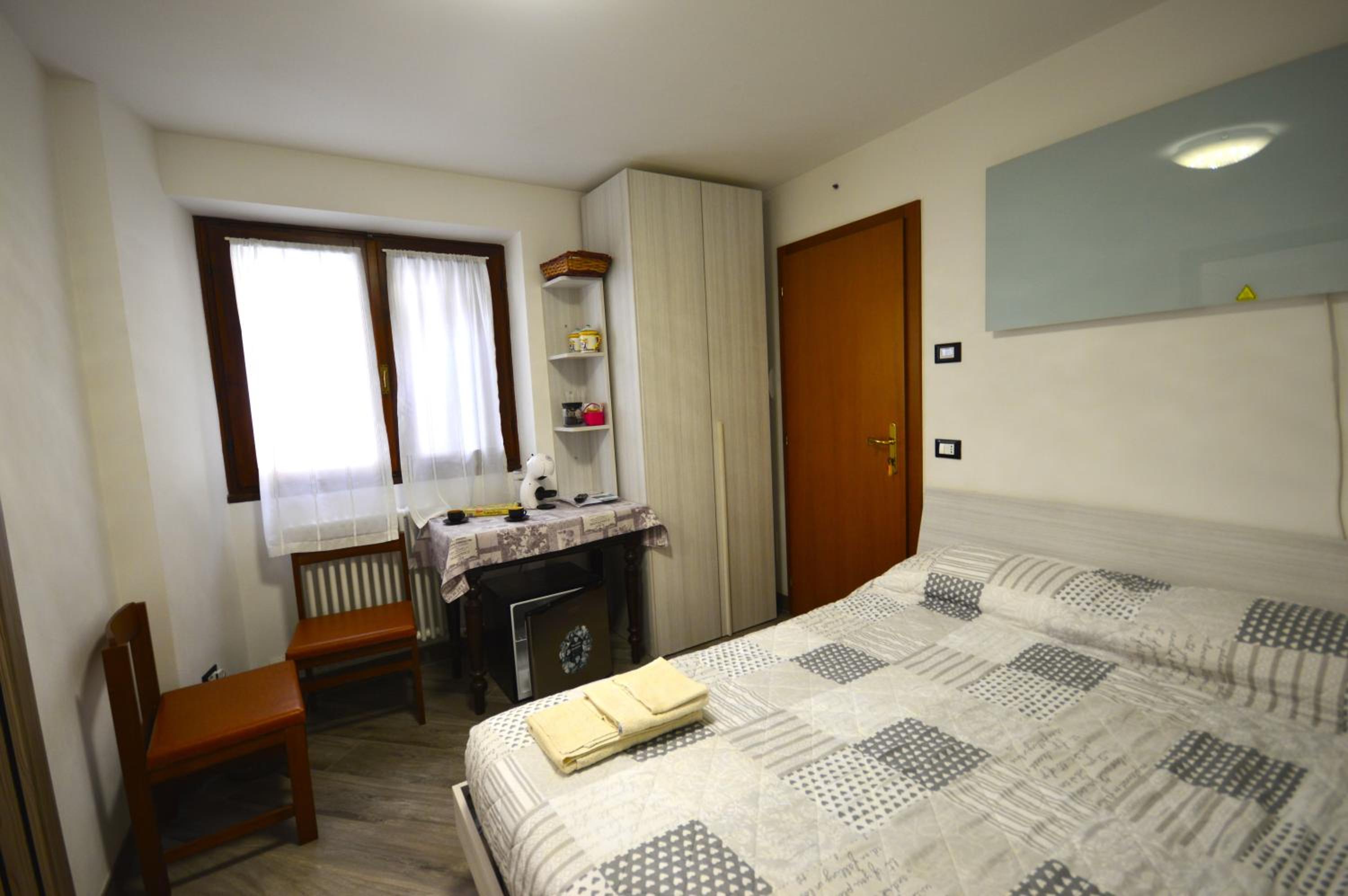 Economy Double Room with Private Bathroom - Photo 20