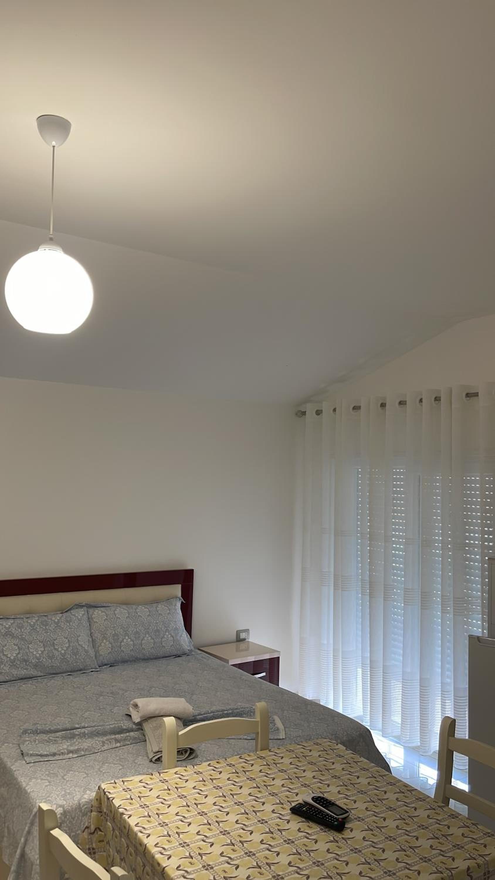 One-Bedroom Apartment With Balcony And Mountain View   photo 3