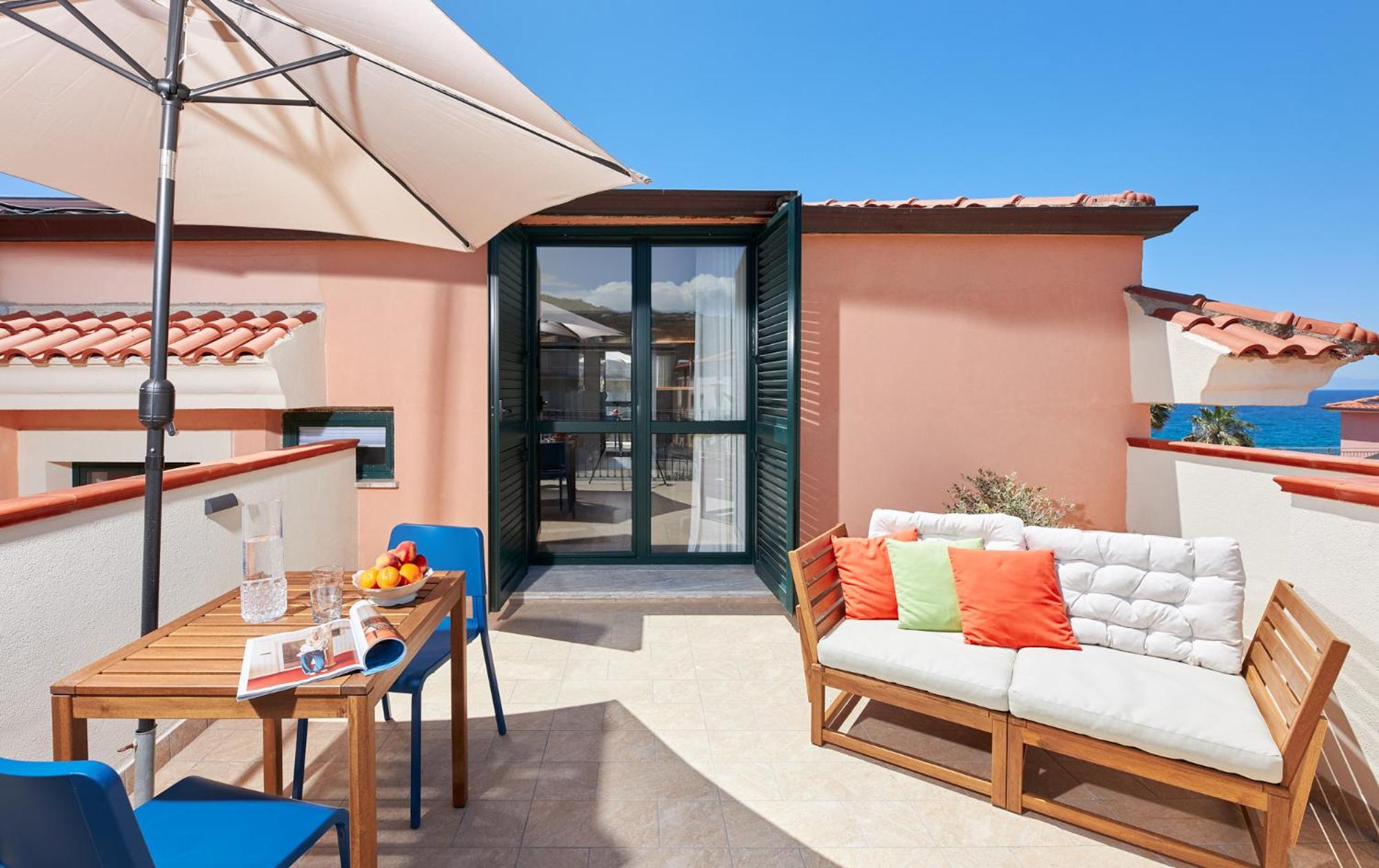 Double Room with Terrace - Photo 3