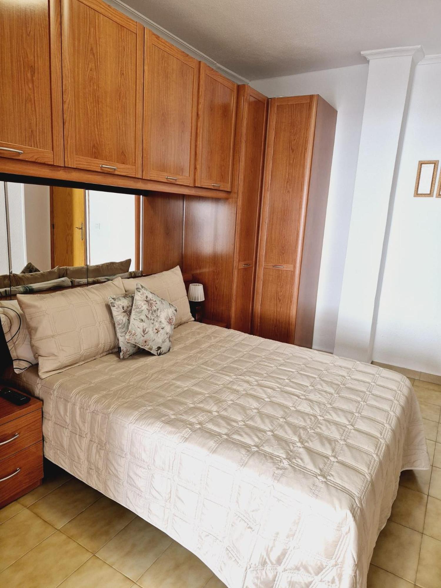 Apartamento con vista a la piscina
