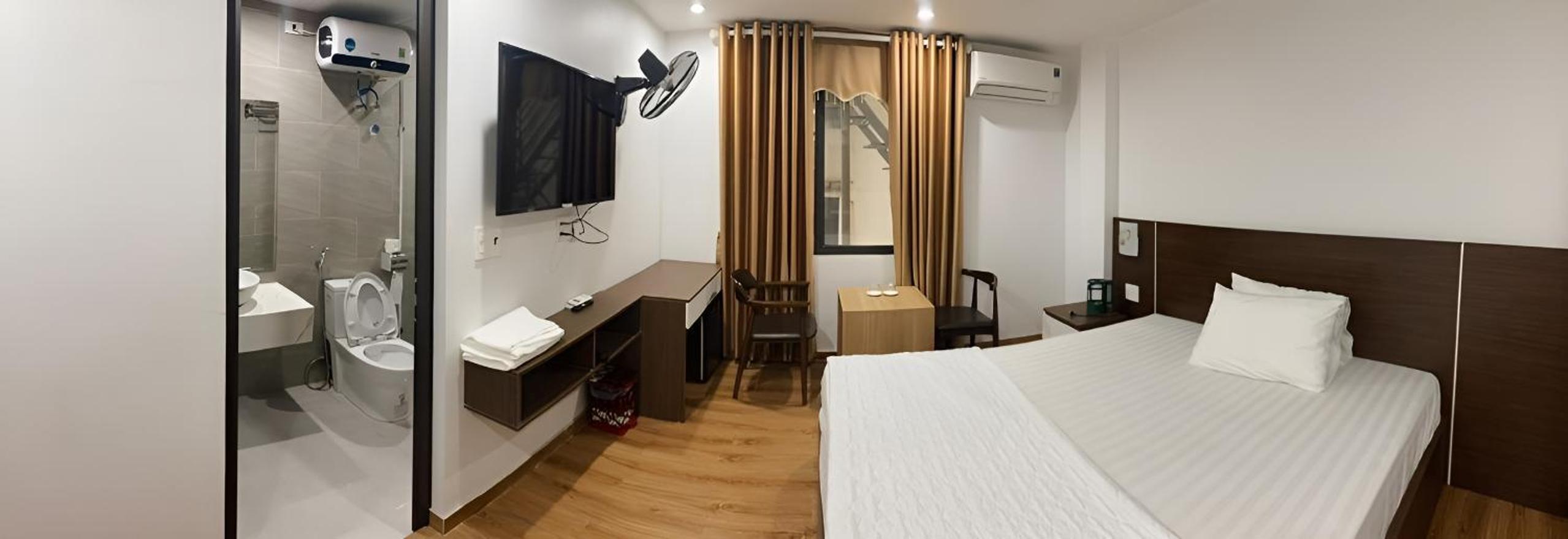 Standard Queen Room photo 2
