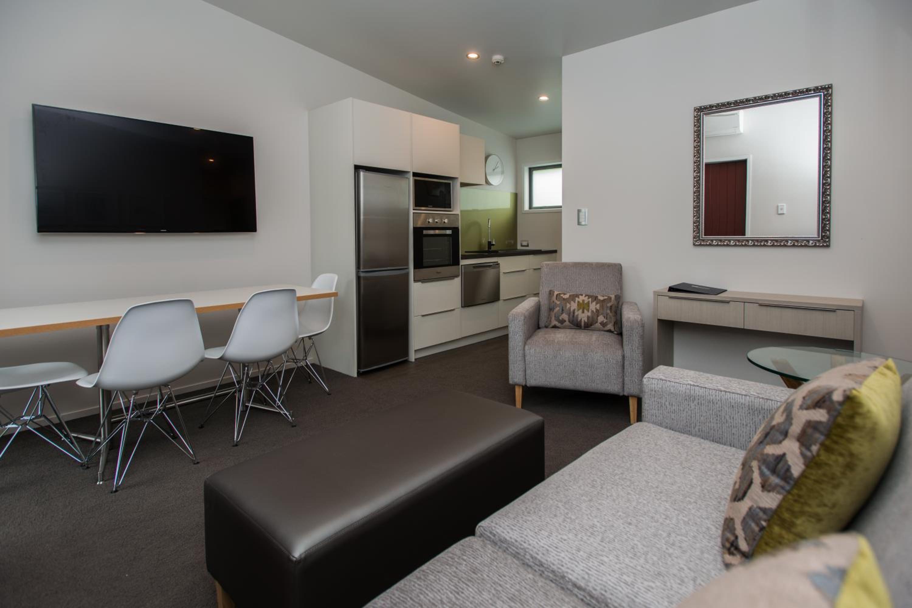 Deluxe Family Suite photo 2