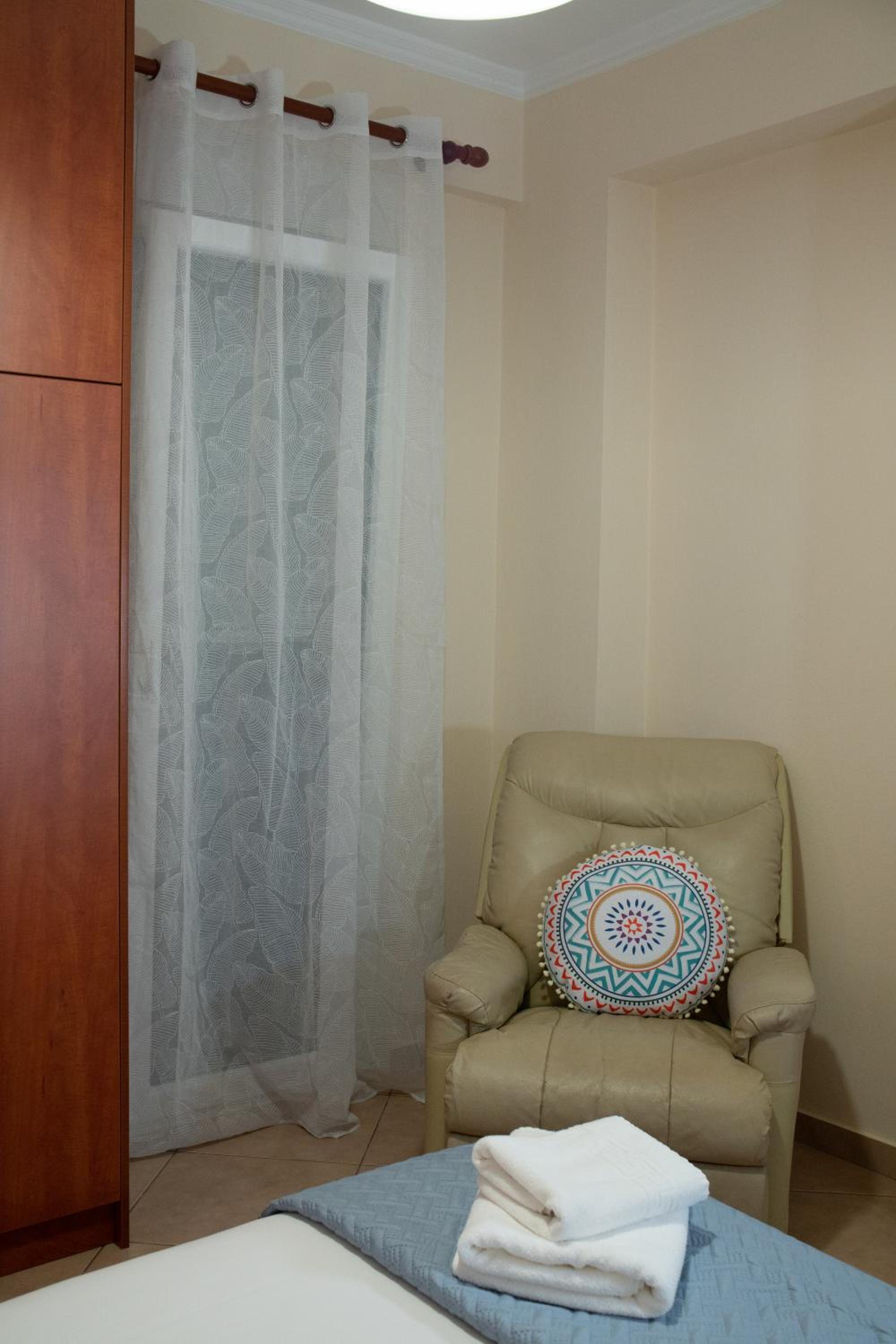 Deluxe Double Room with Balcony and Sea View photo 2