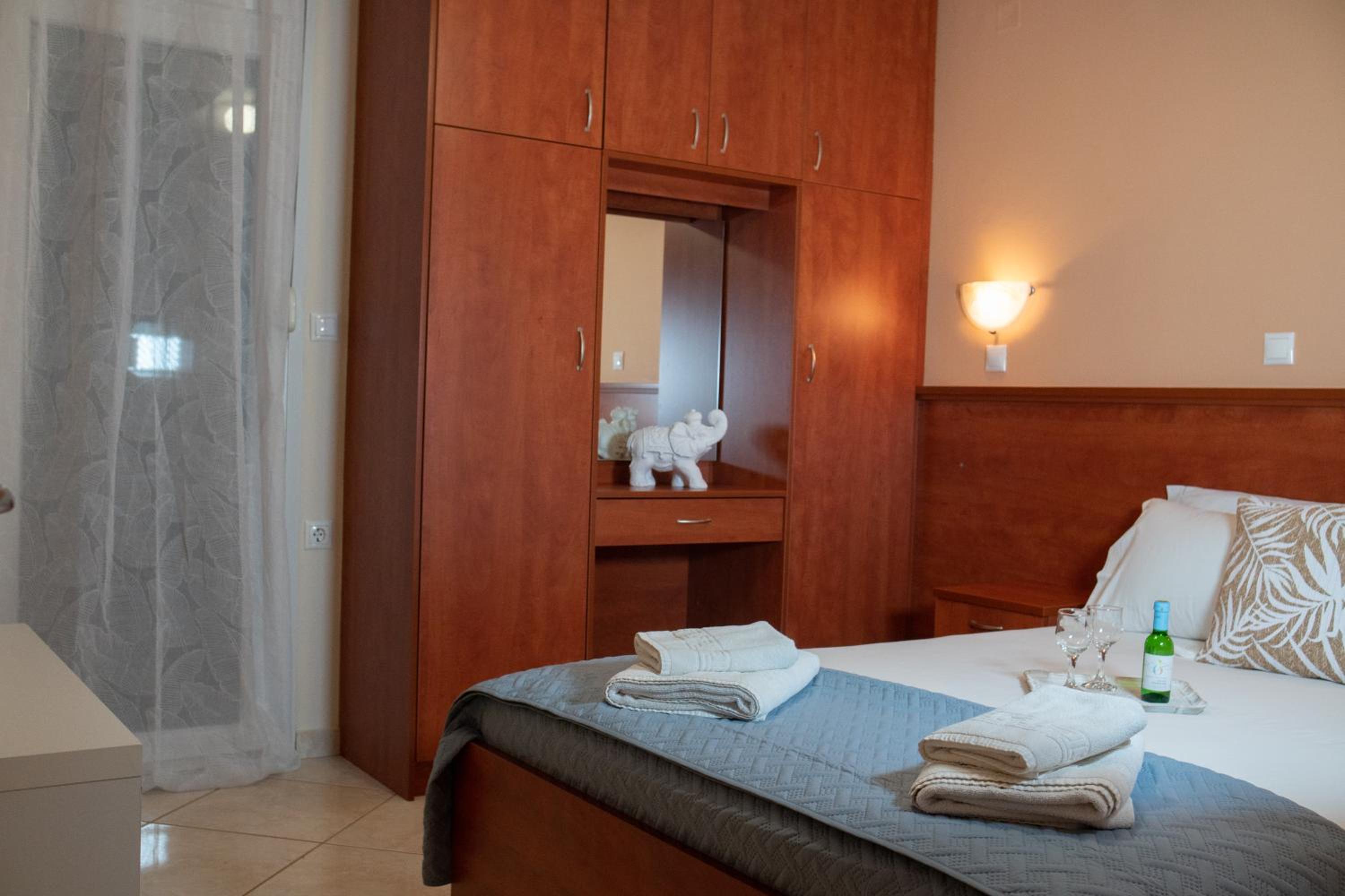 Deluxe Double Room with Balcony photo 1