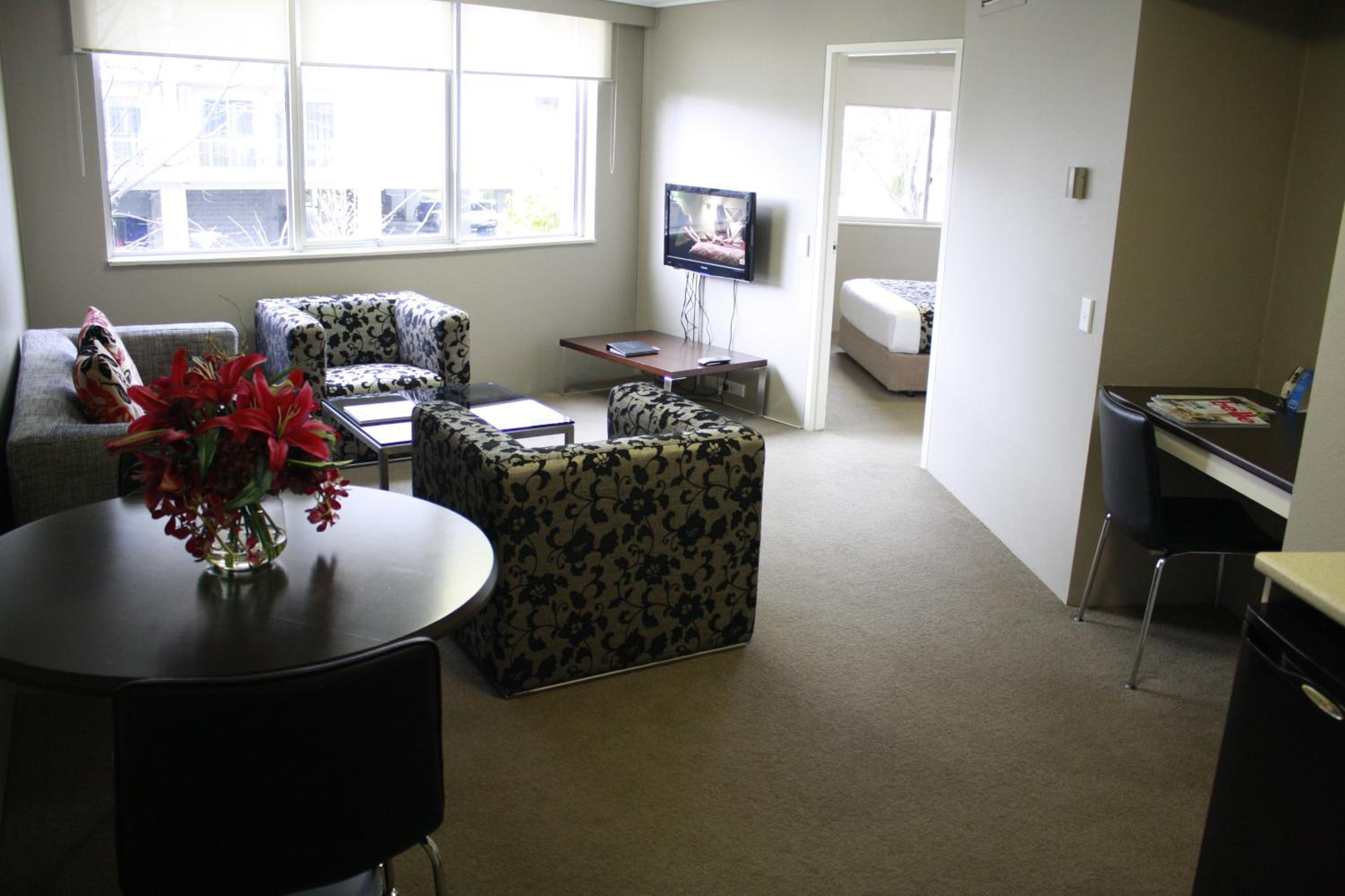 Suite with Spa Bath - Photo 2