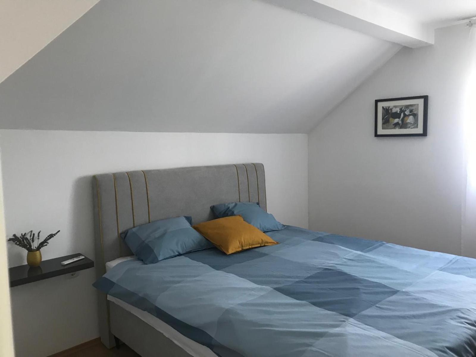 Three-Bedroom House photo 2