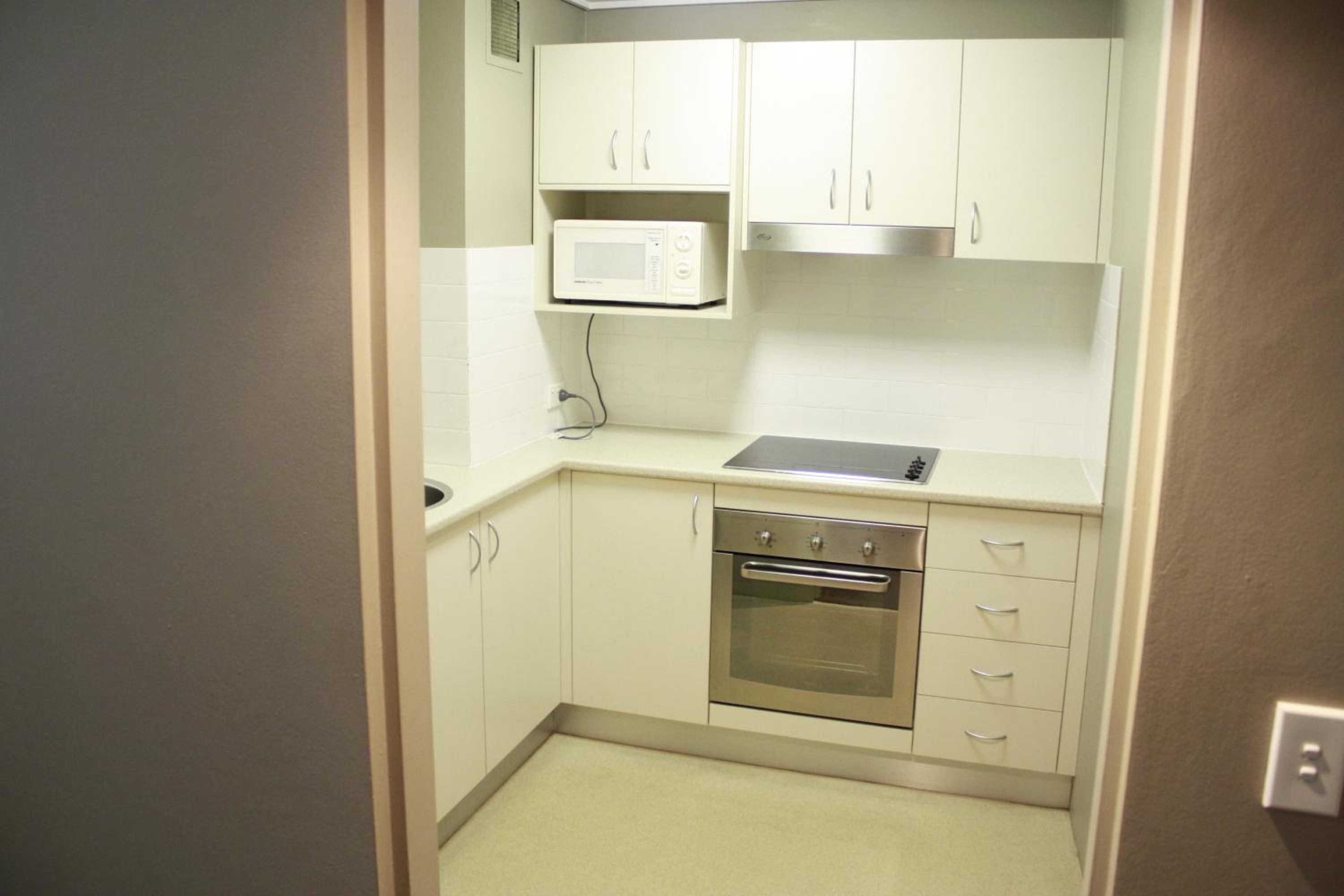One-Bedroom Apartment - Photo 4