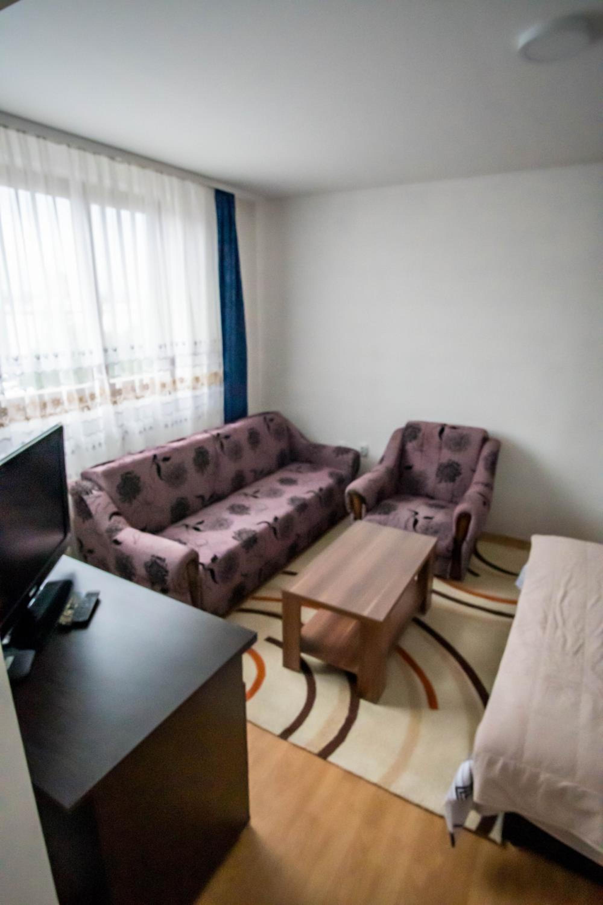 One-Bedroom Apartment photo 3