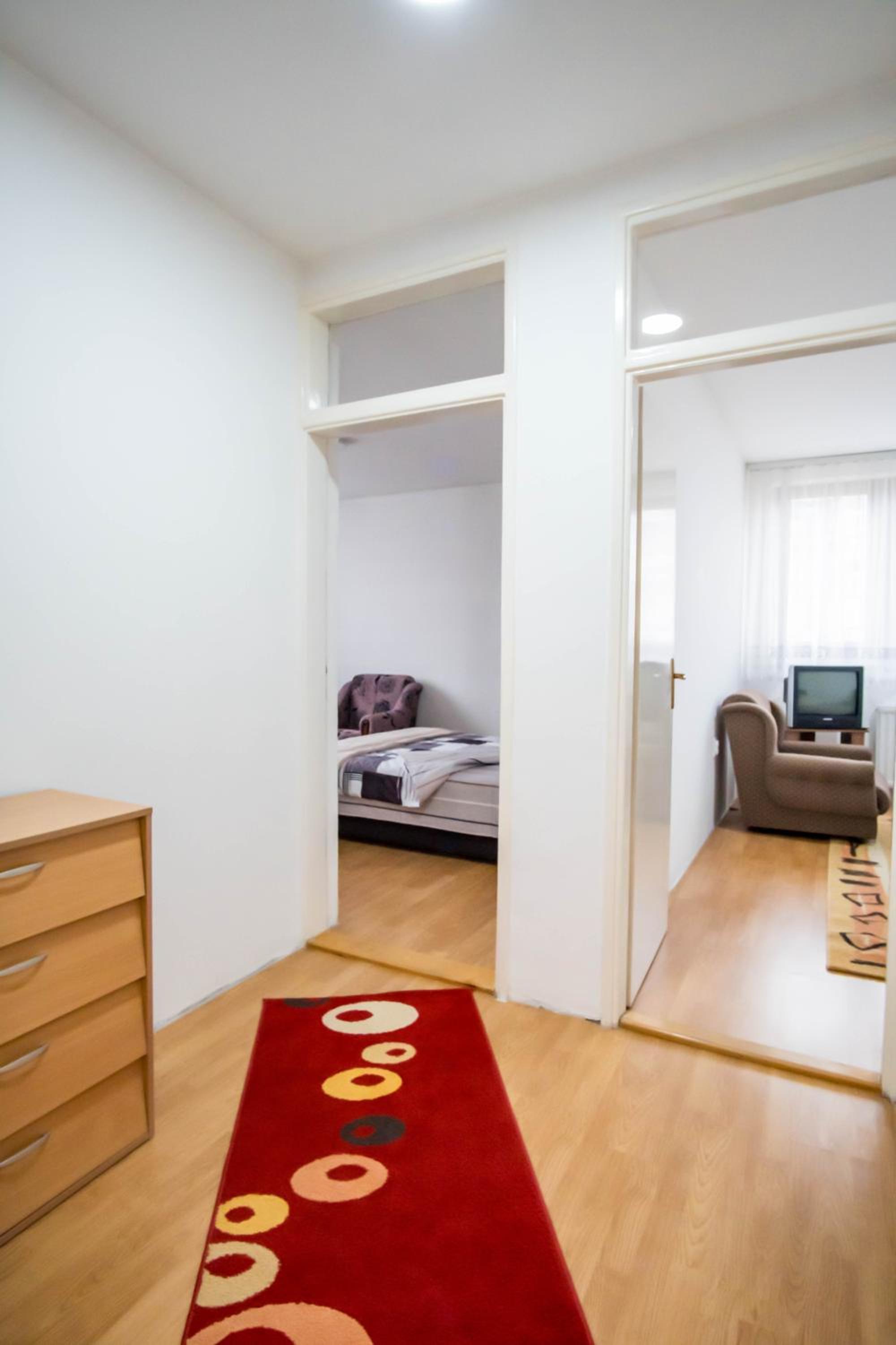 One-Bedroom Apartment photo 1