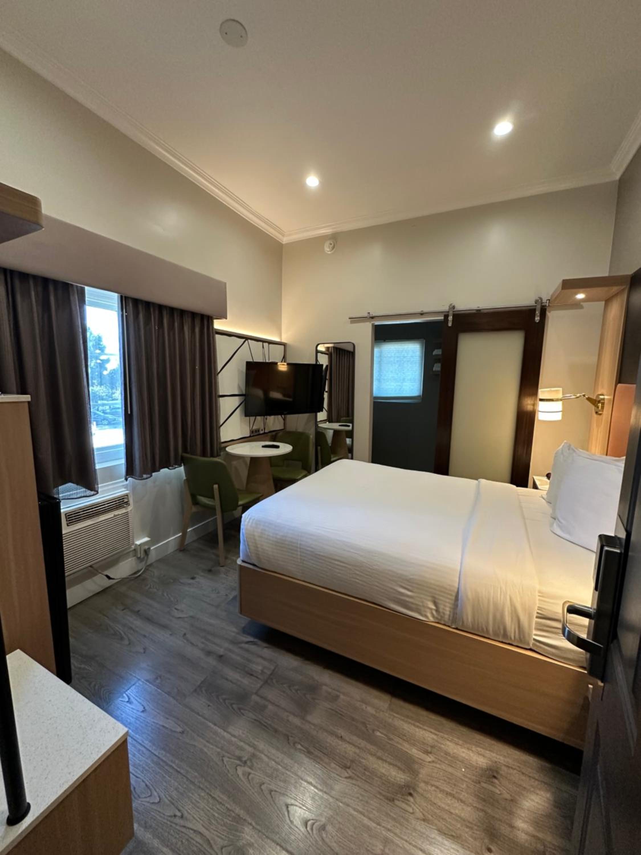 Deluxe Queen Room photo 3