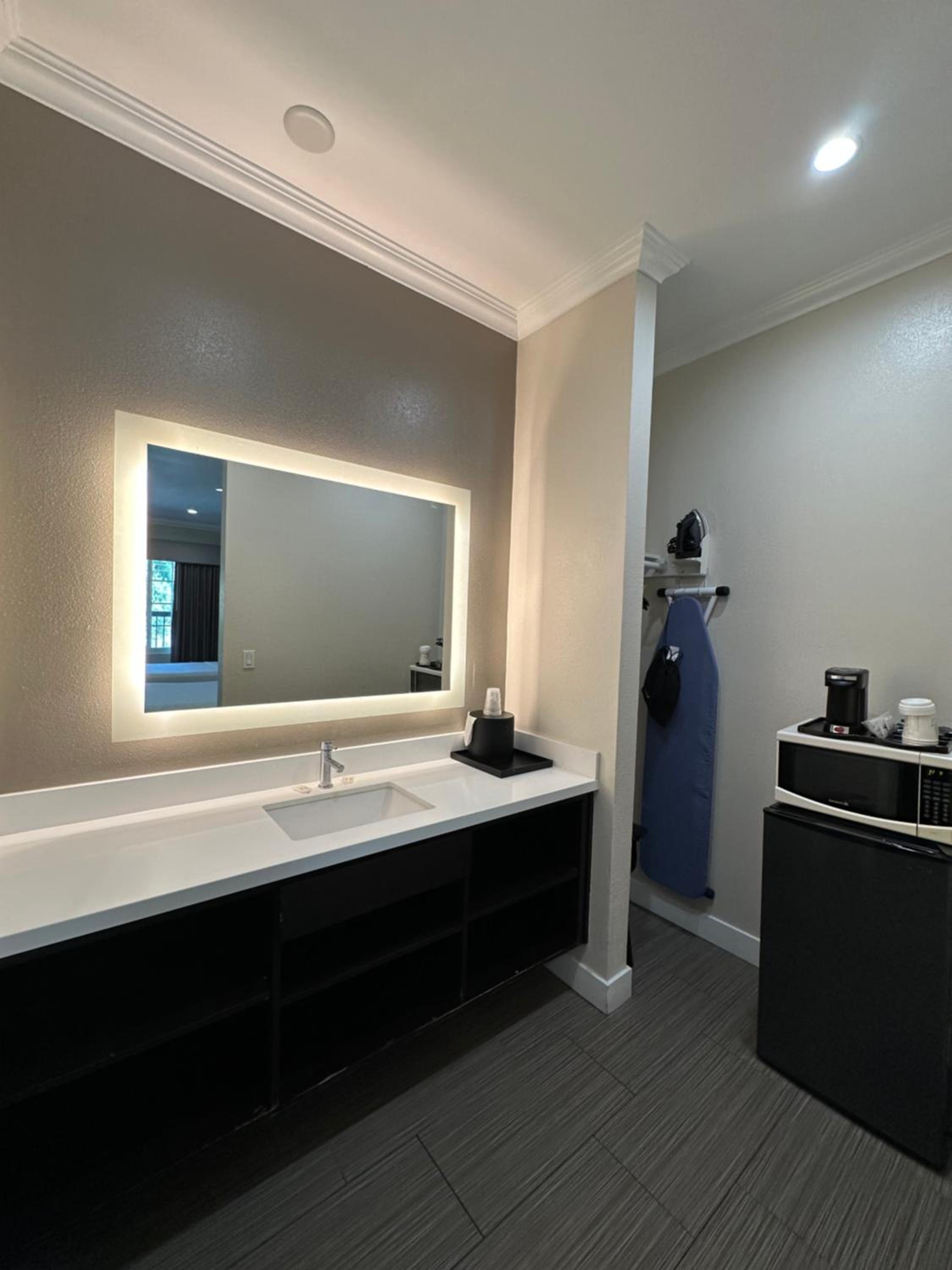 Deluxe Queen Room photo 3