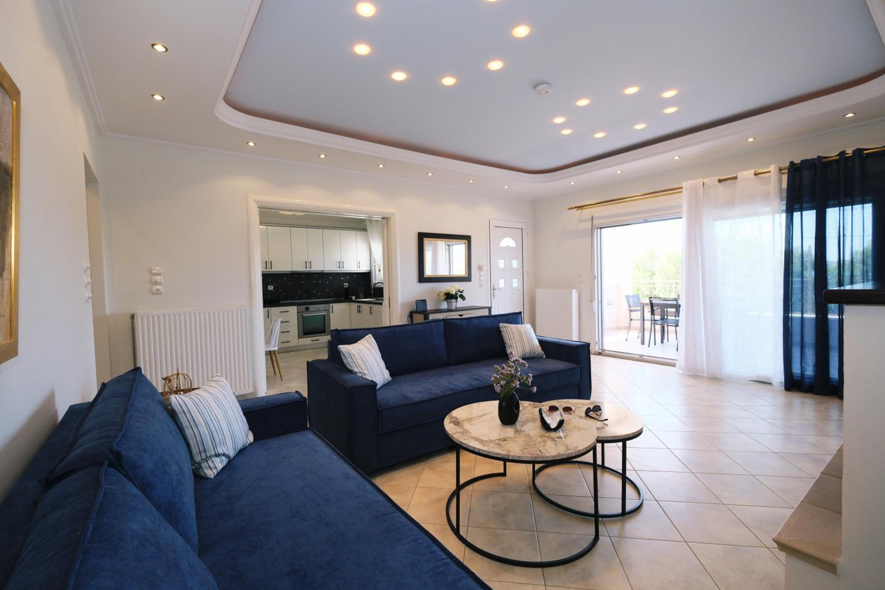 Three-Bedroom Deluxe Apartment photo 1