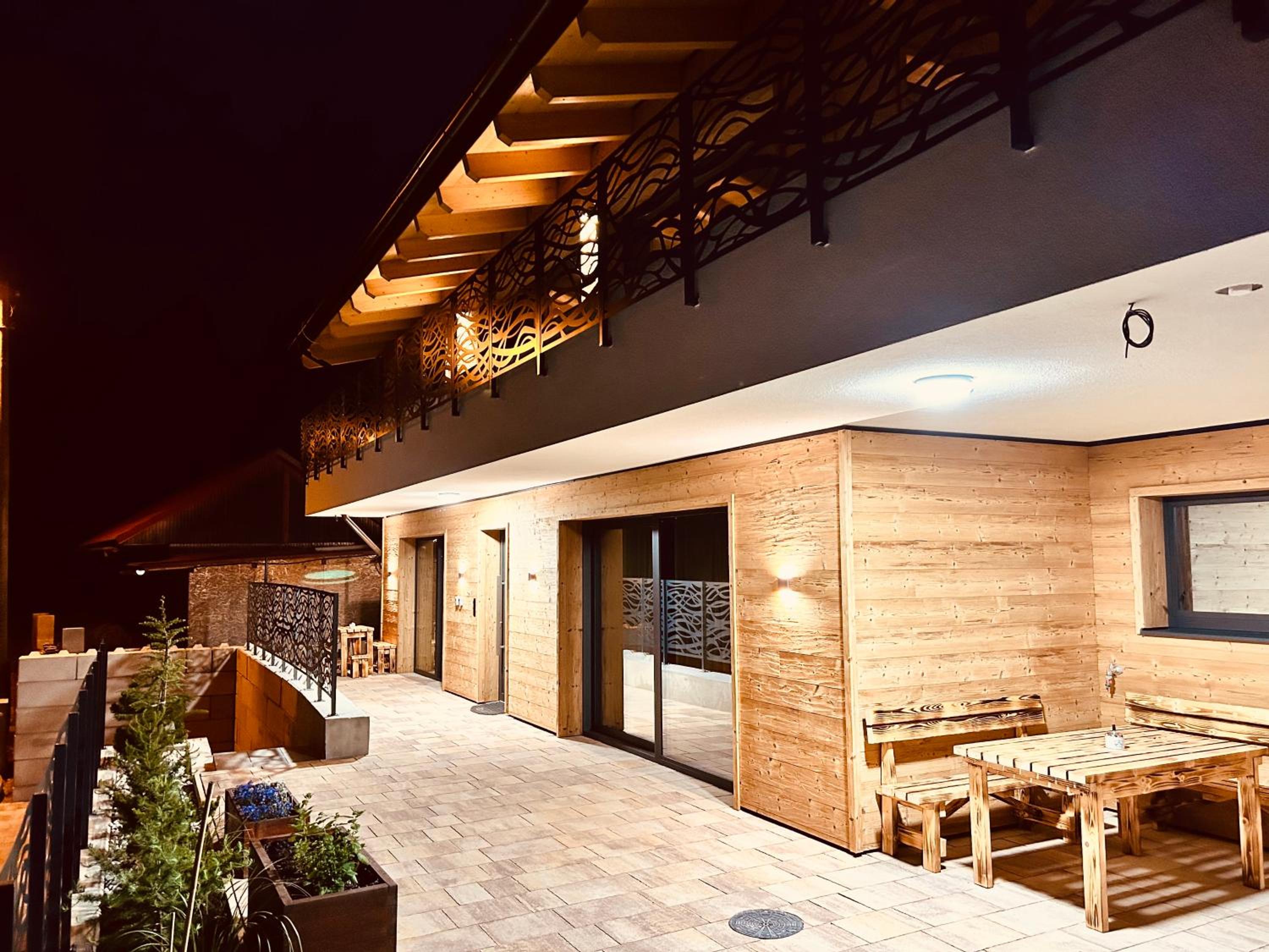 Three-Bedroom Apartment with Mountain View photo 1