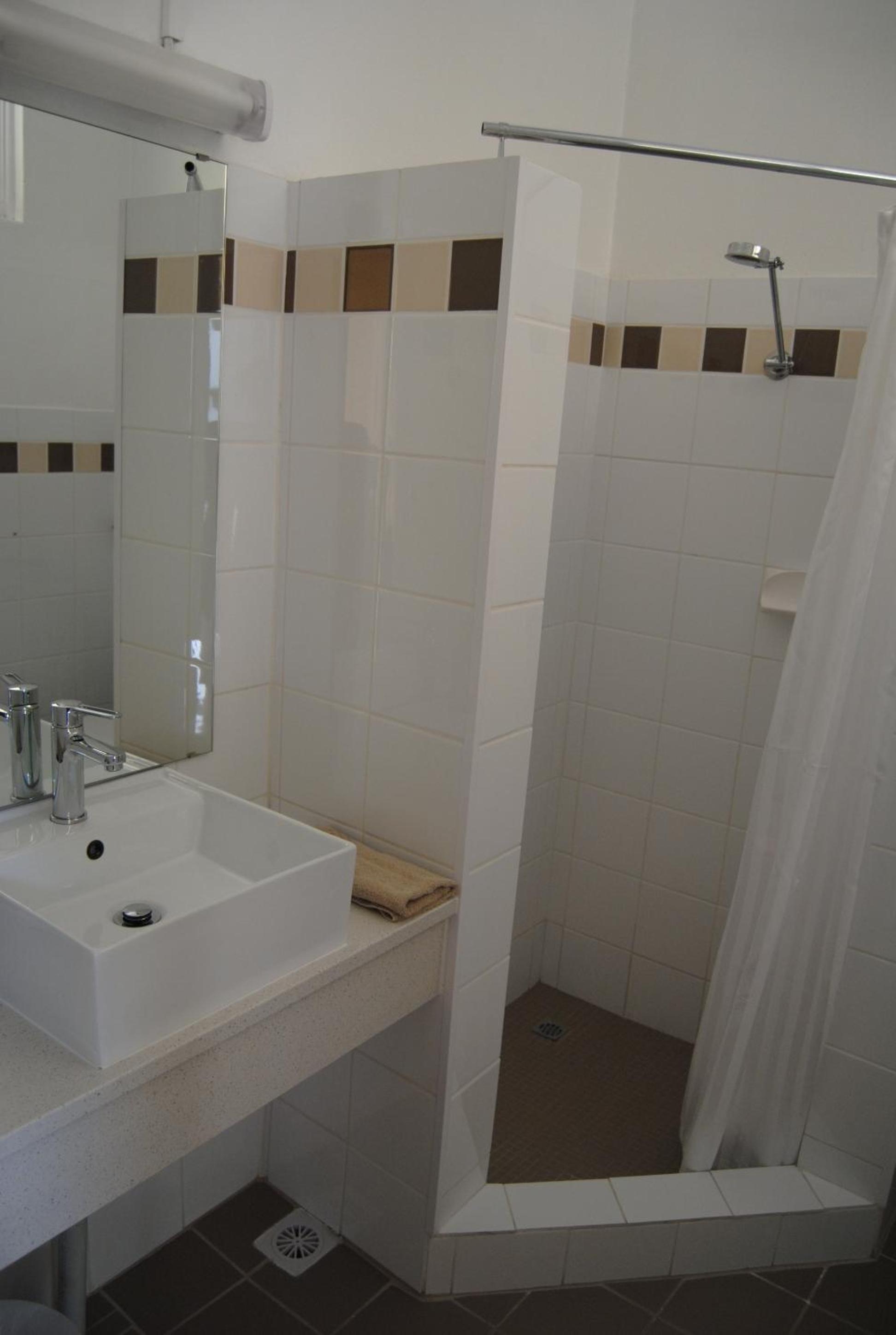 Family Double Room (Max 3 Adults) photo 2