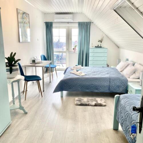Four-Bedroom Apartment with Lake View photo 1