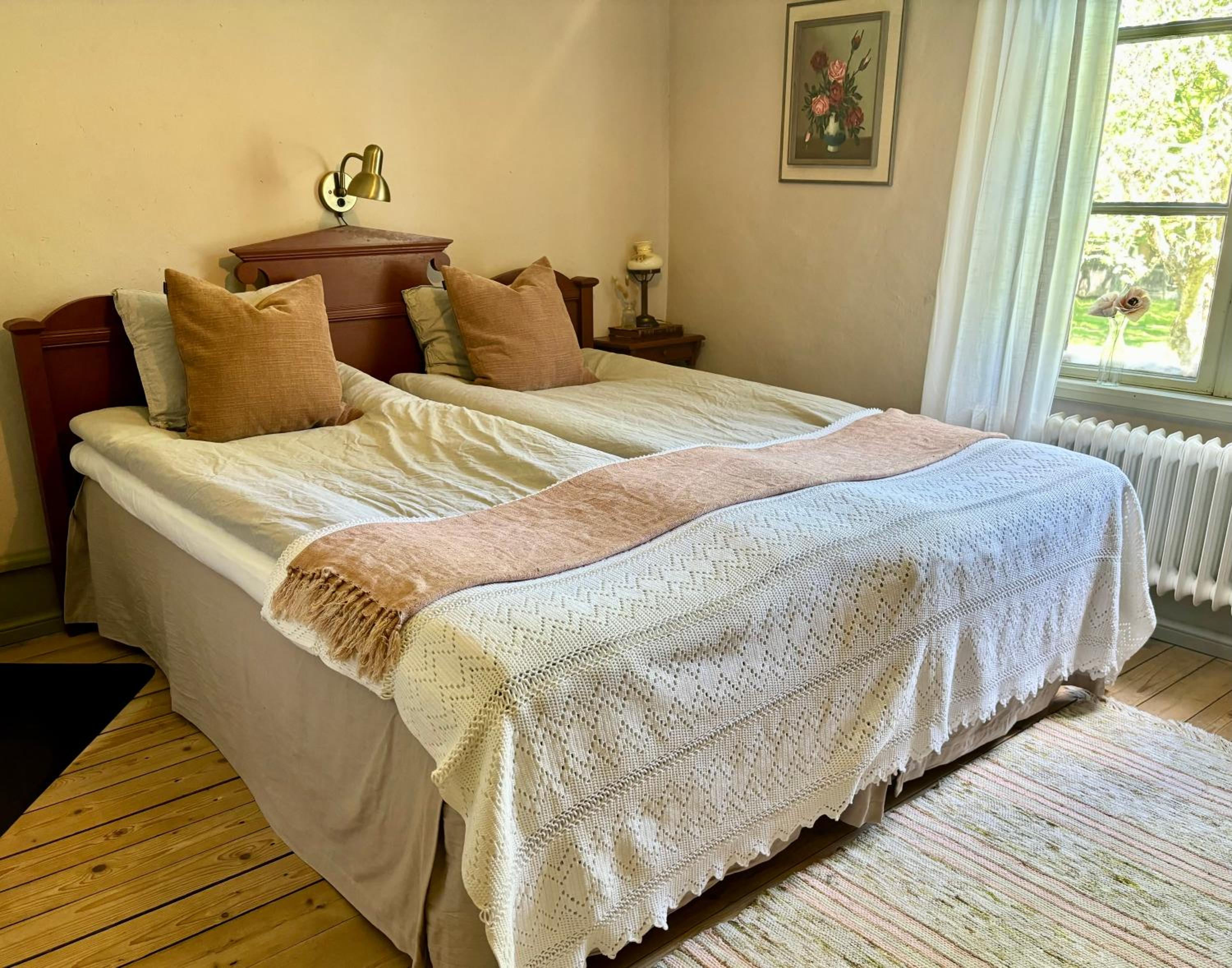 Twin Room with Shared Bathroom