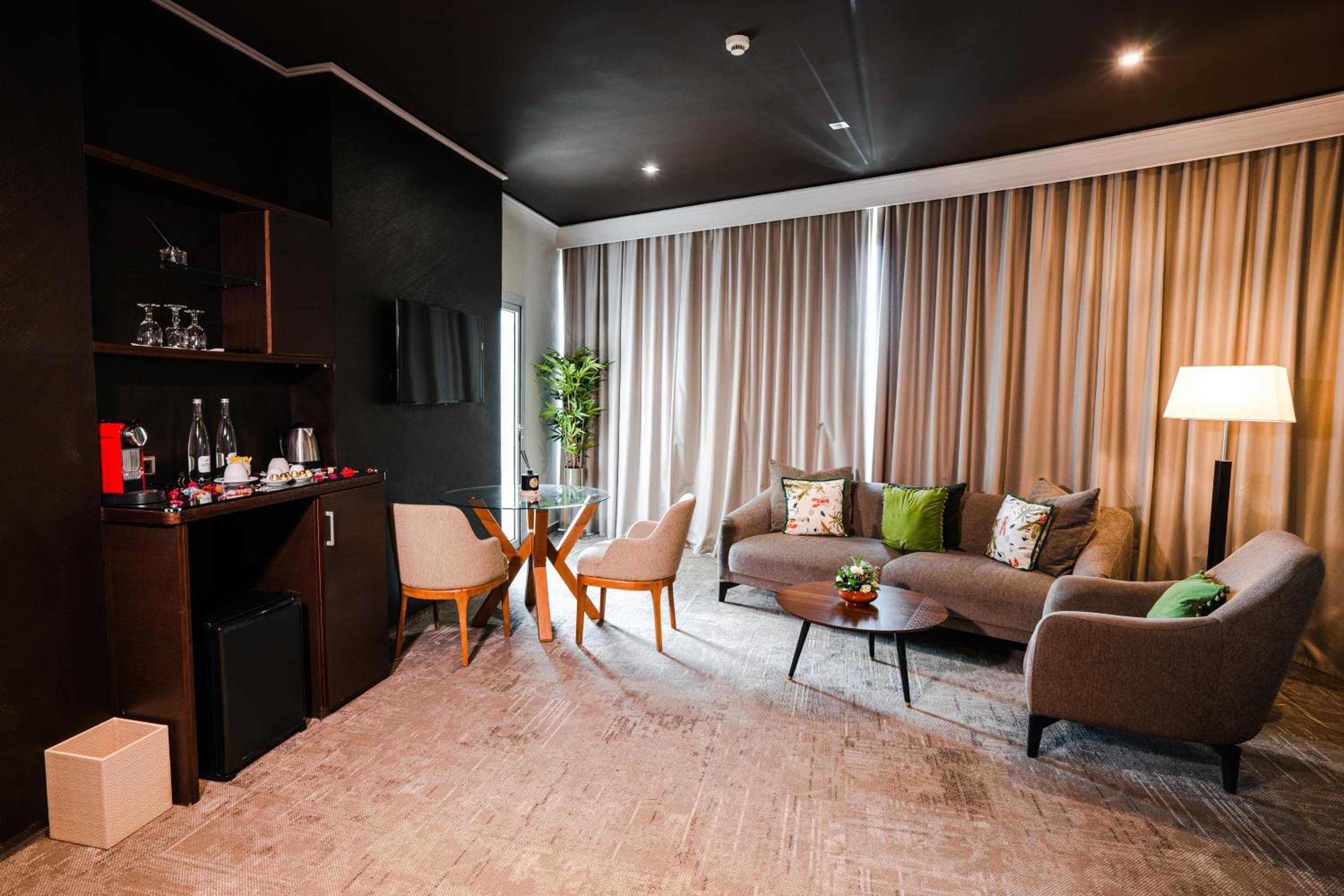 Deluxe Suite with Sea View photo 1