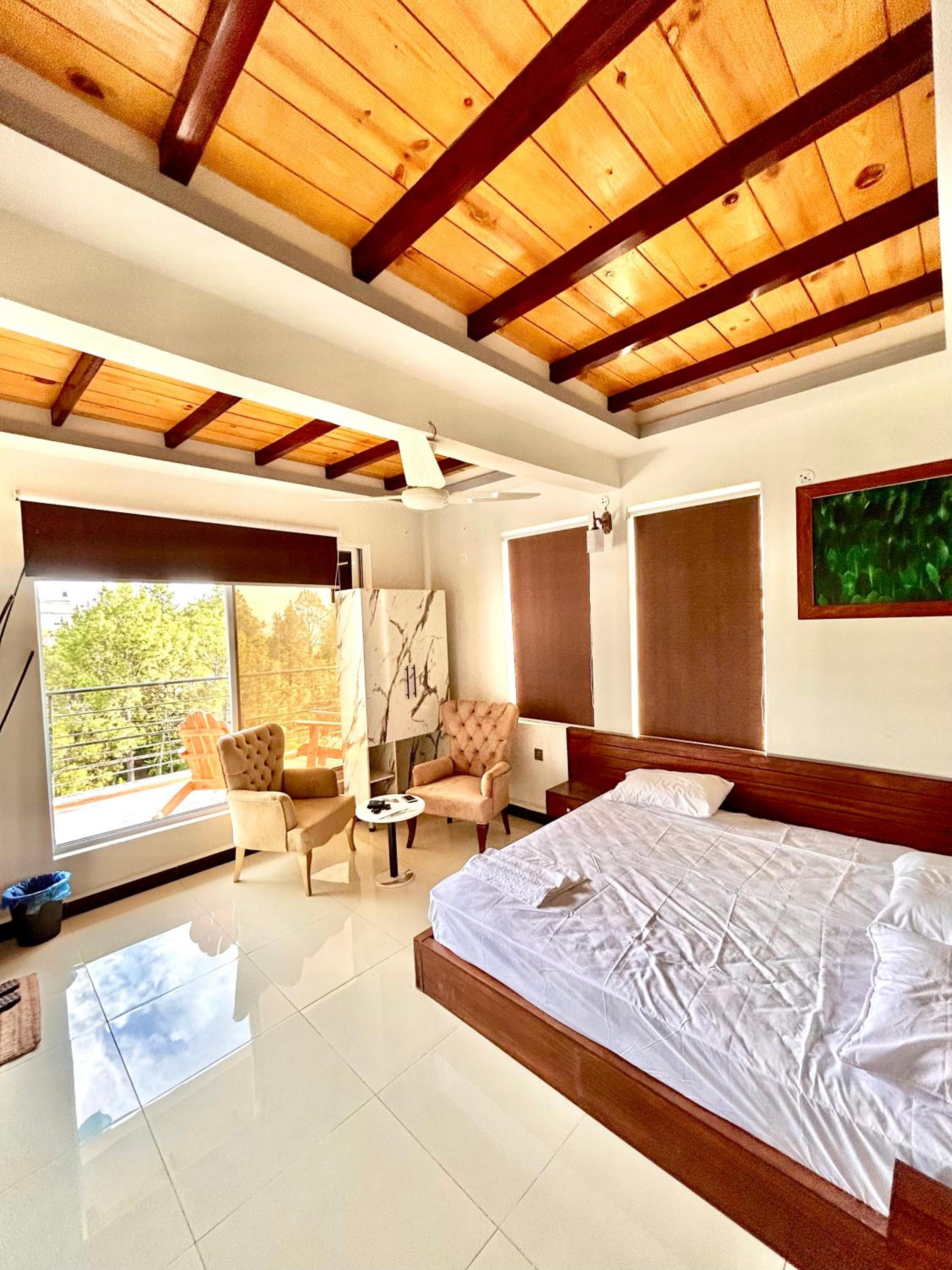 King Room with Balcony photo 3
