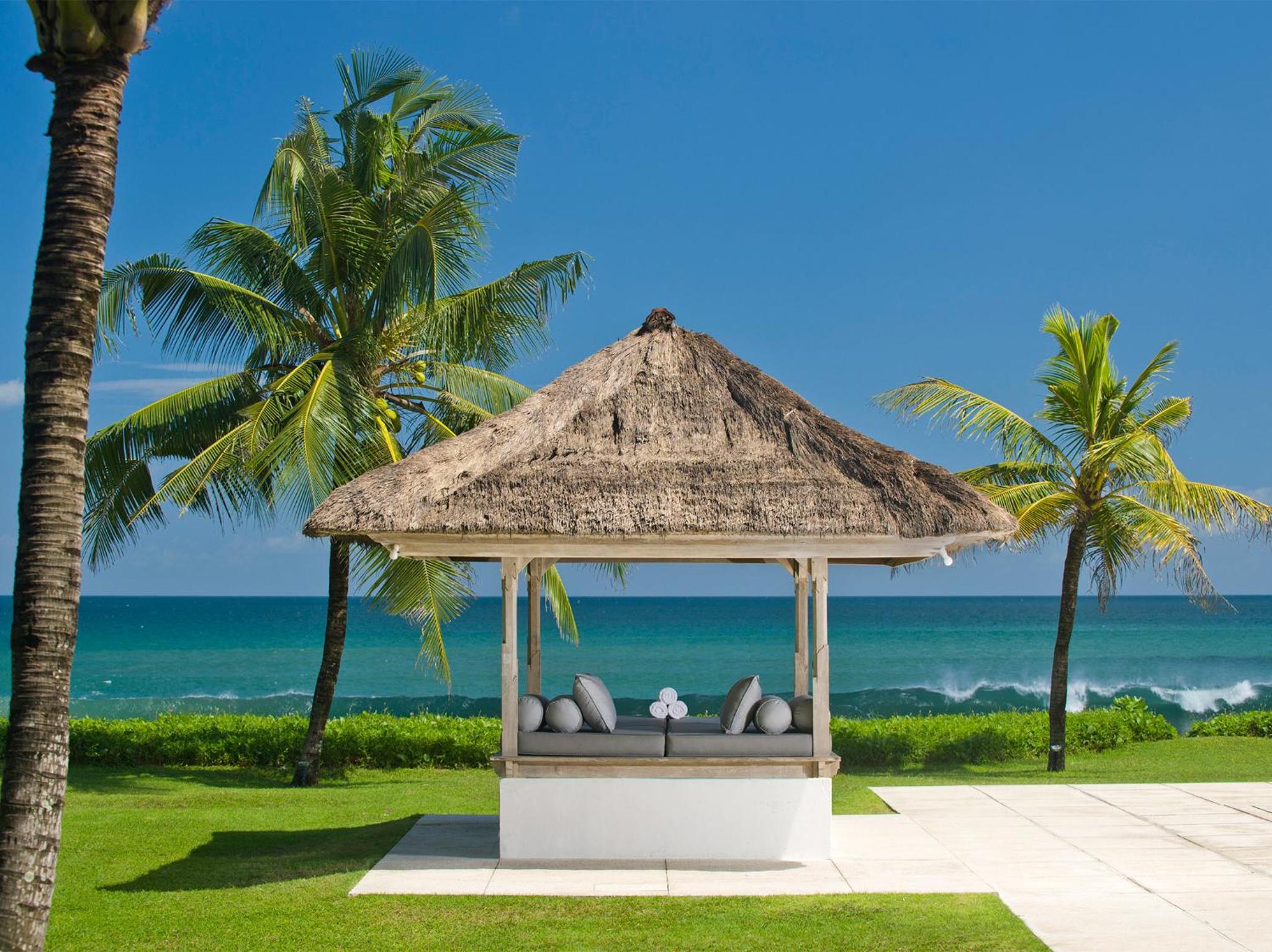 Five-Bedroom Villa with Private Pool photo 2