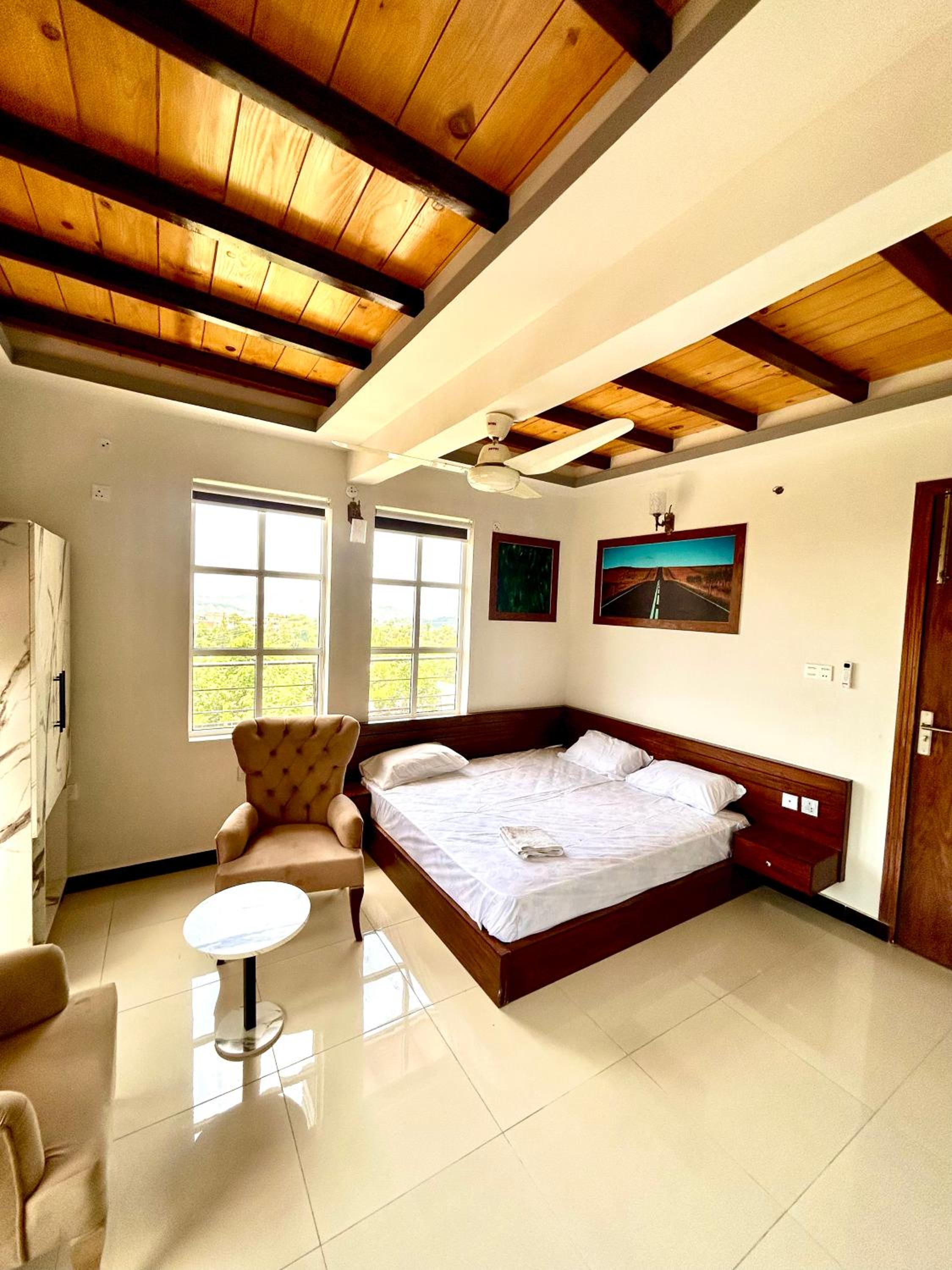 King Room with Balcony photo 1