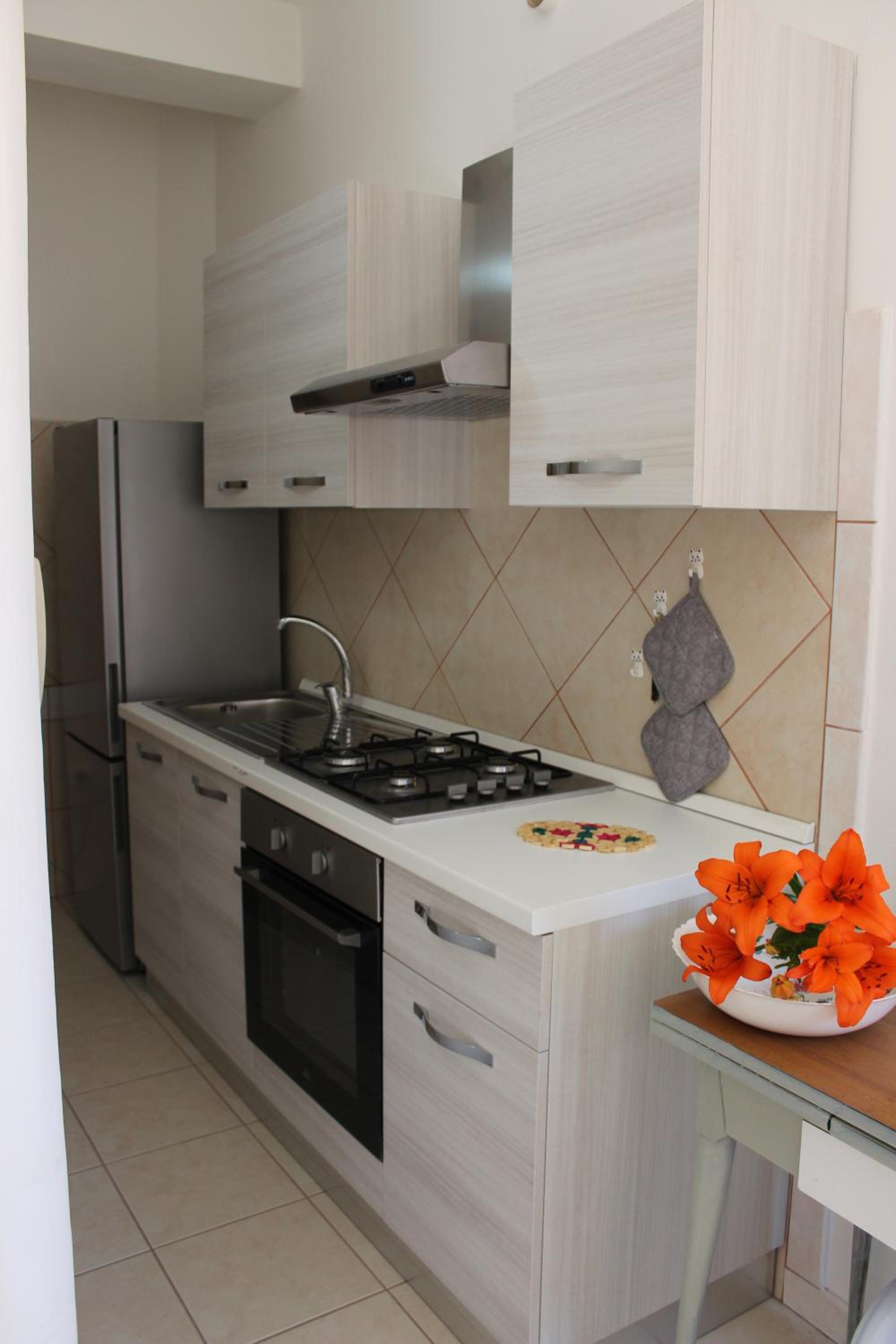 Apartment photo 2