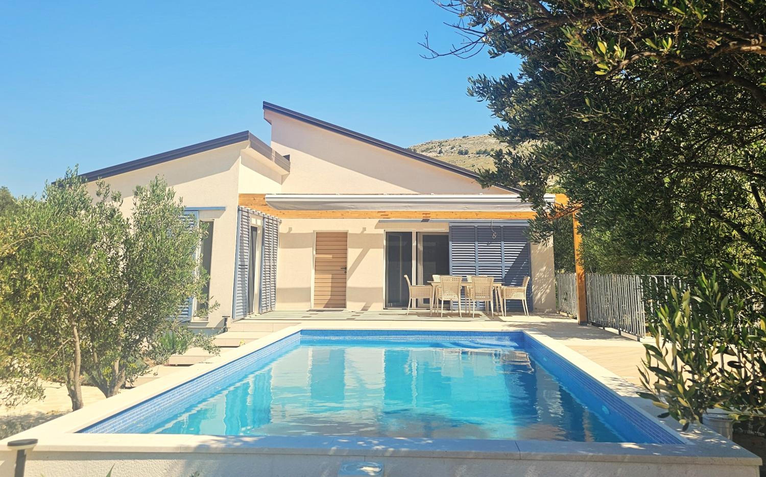 Three-Bedroom Villa photo 2