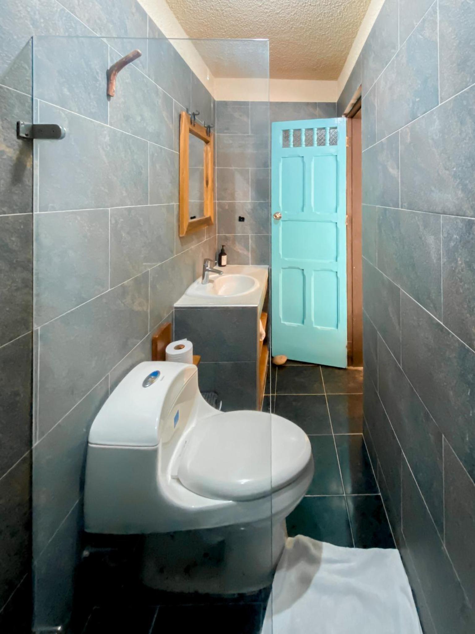 Twin Room with Private Bathroom photo 2