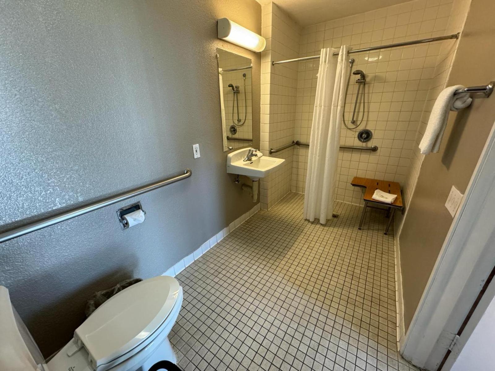 Double Room - Disability Access - Roll In Shower photo 1