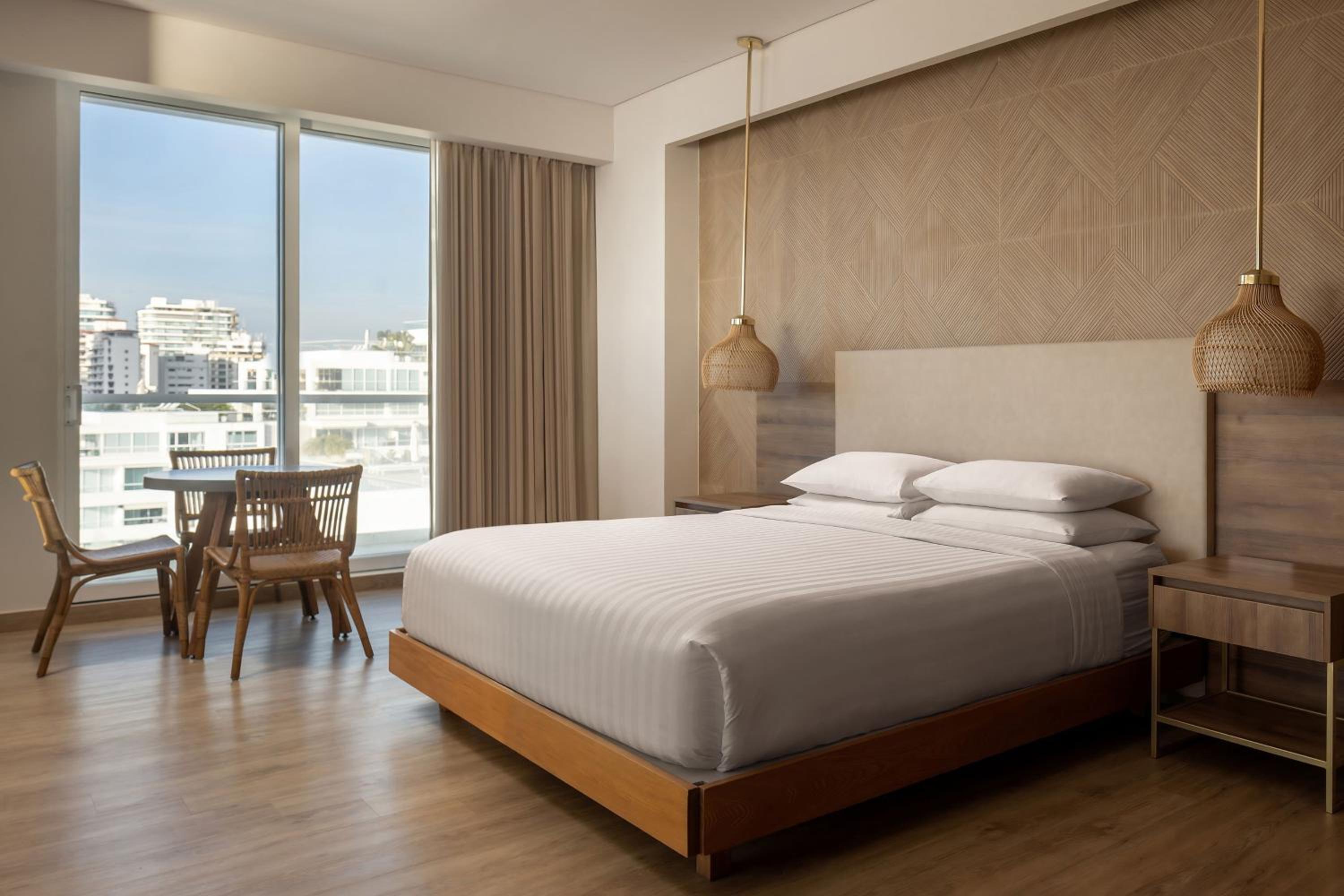 Suite de 1 habitación, 1 cama King, sofá cama, frente al mar, jacuzzi photo 1