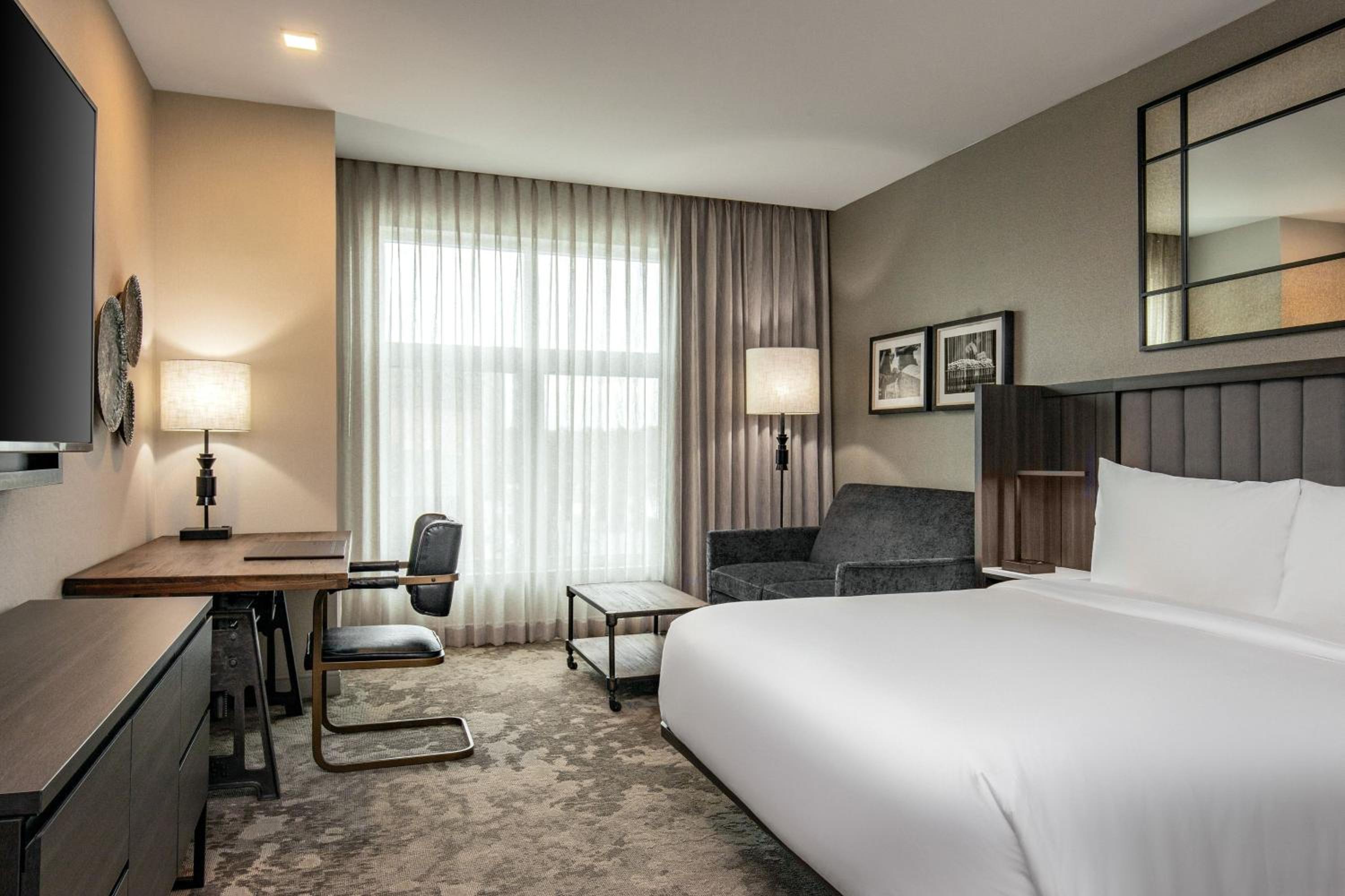 King Room with Sofa Bed and Street View - Photo 1