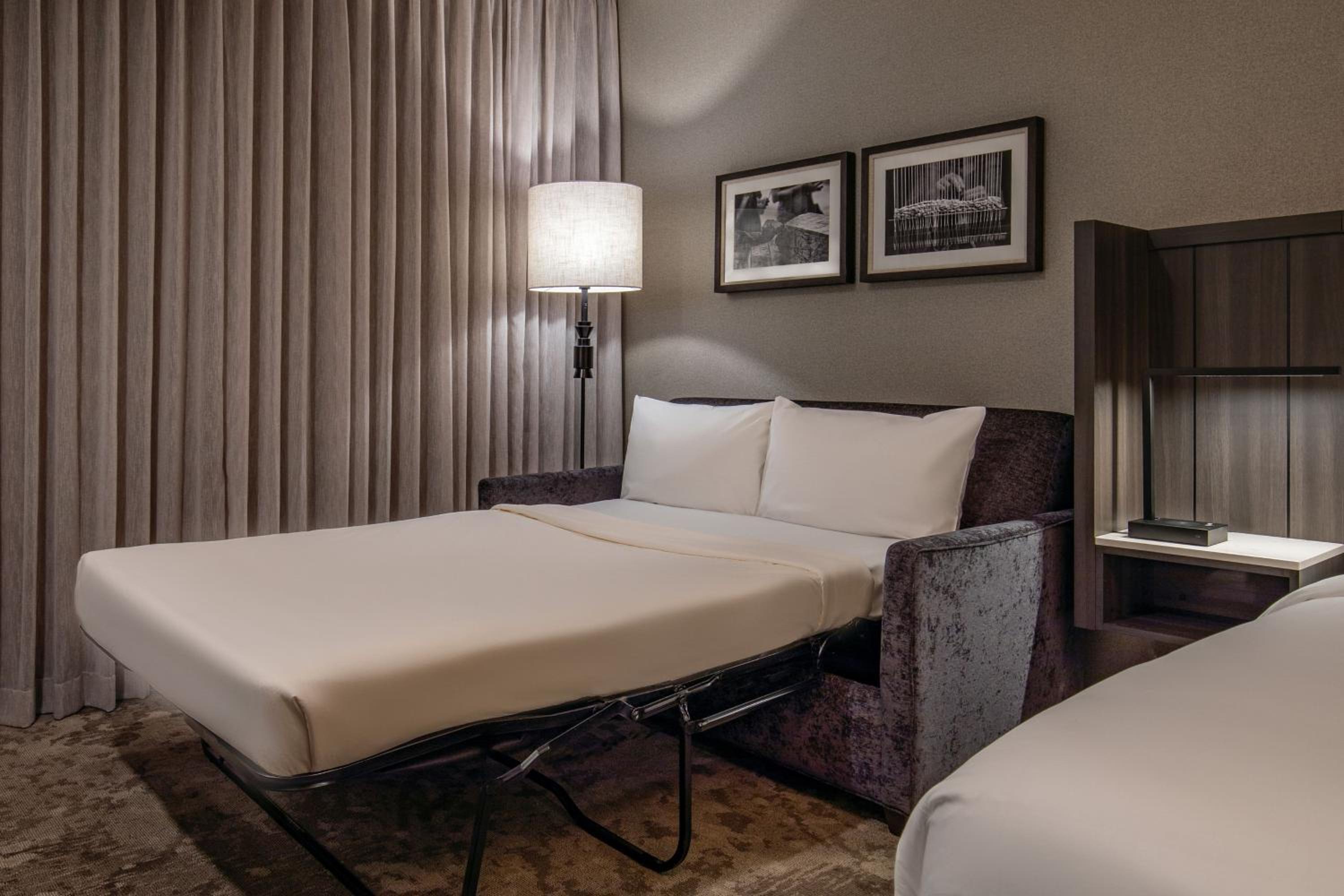 King Room with Sofa Bed and Street View - Photo 3