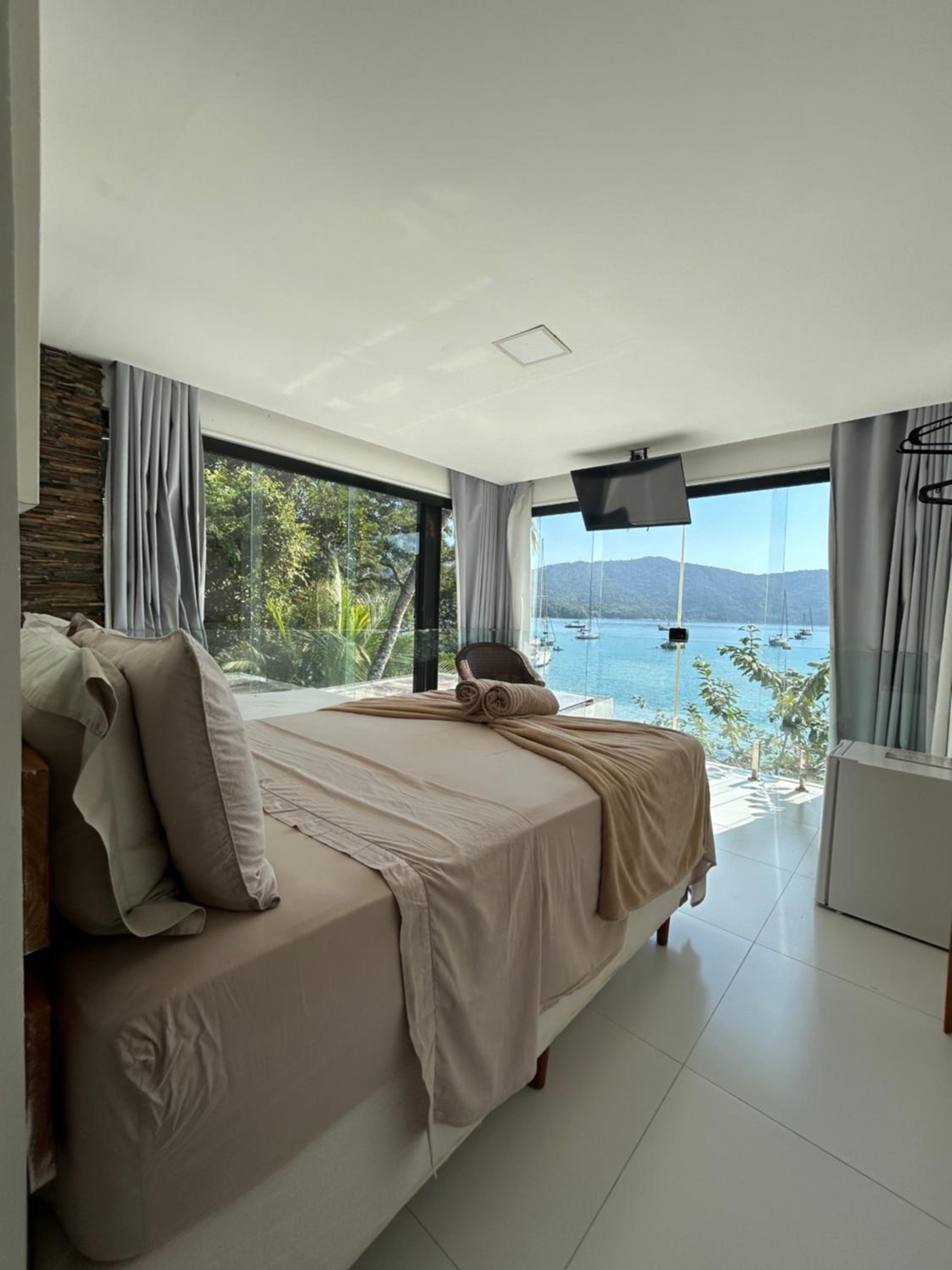 Superior Triple Room with Sea View photo 2