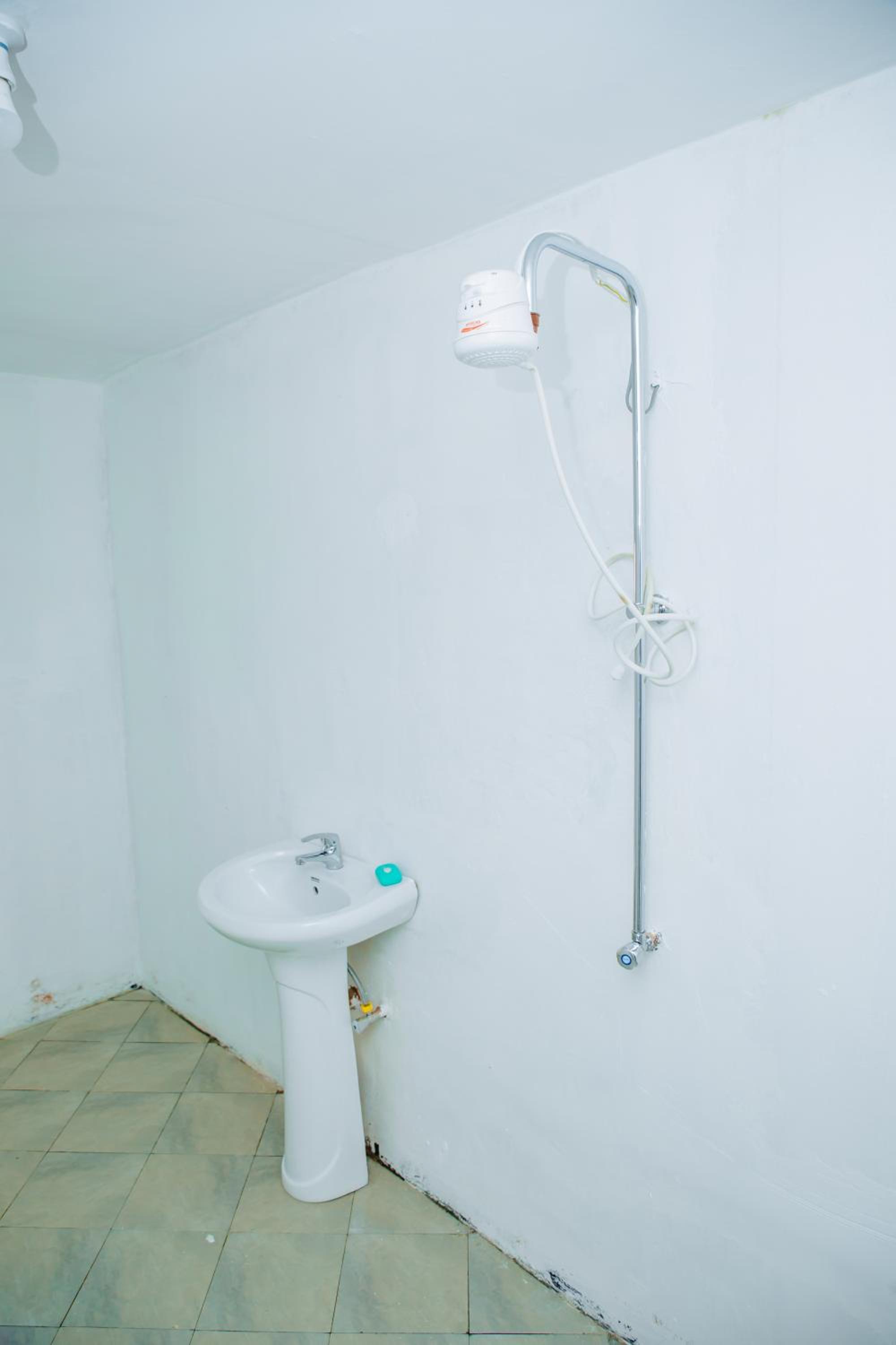 Deluxe Double Room (2 Adults + 1 Child) photo 2