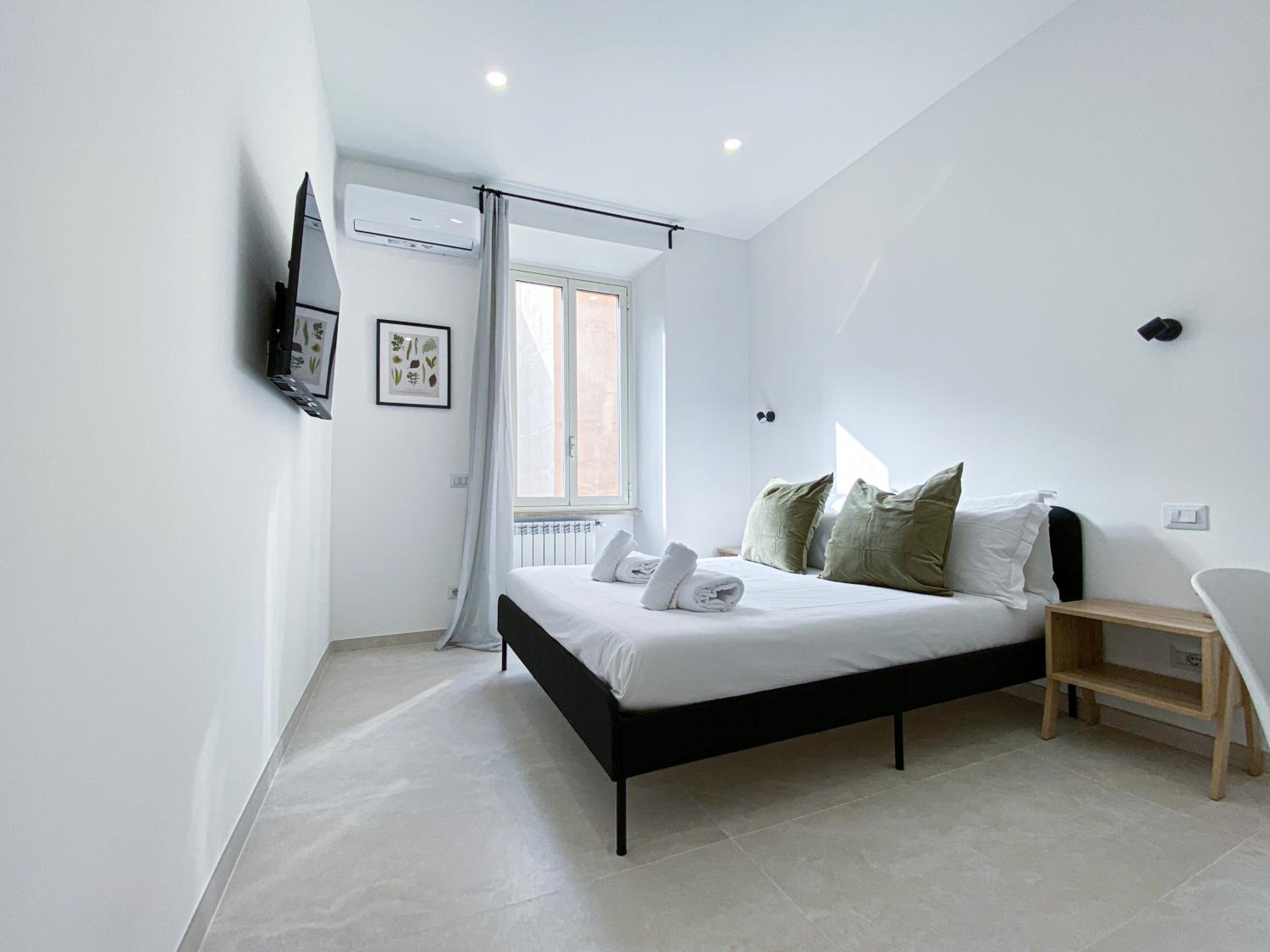 Standard Queen Room