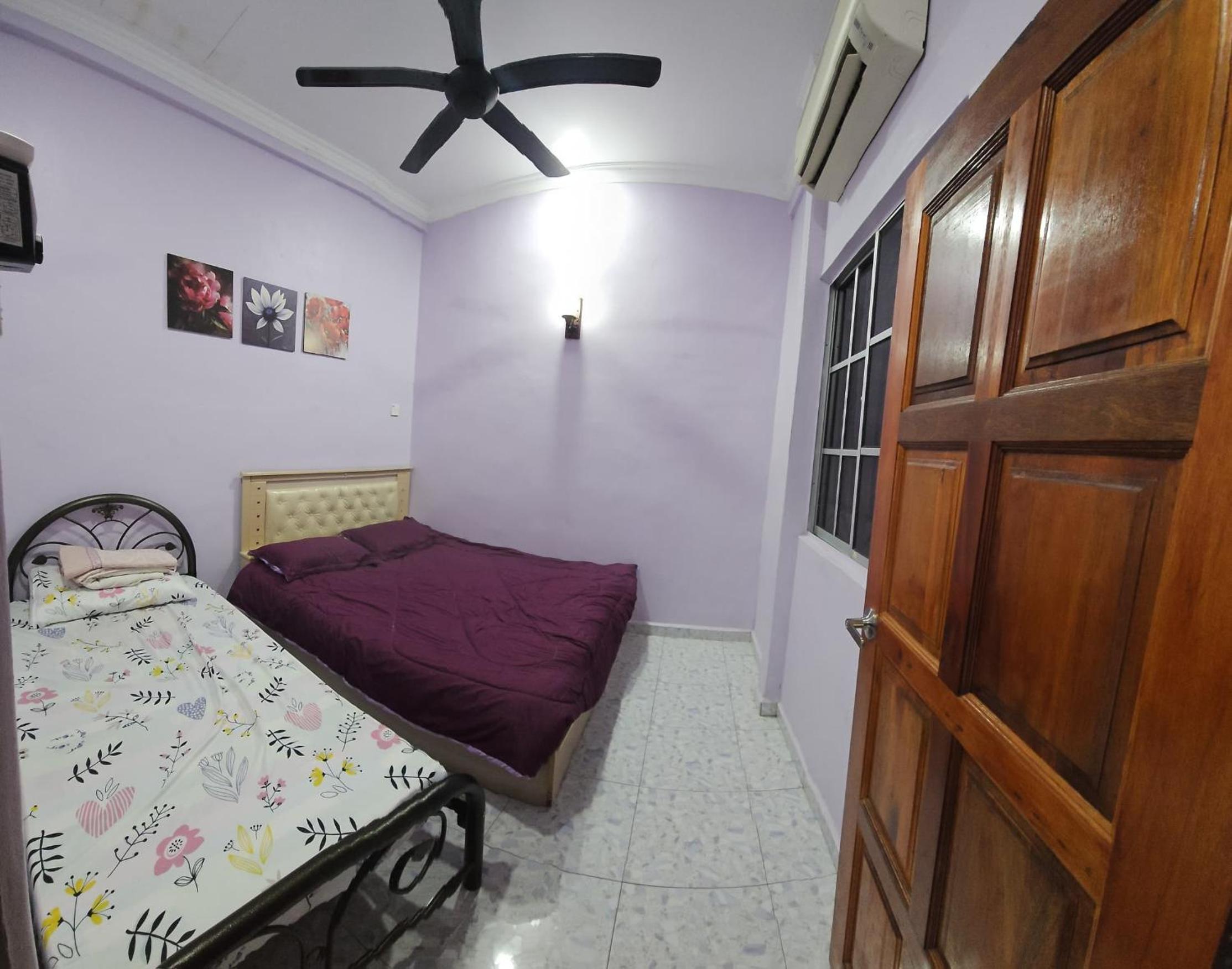 Three-Bedroom House photo 2