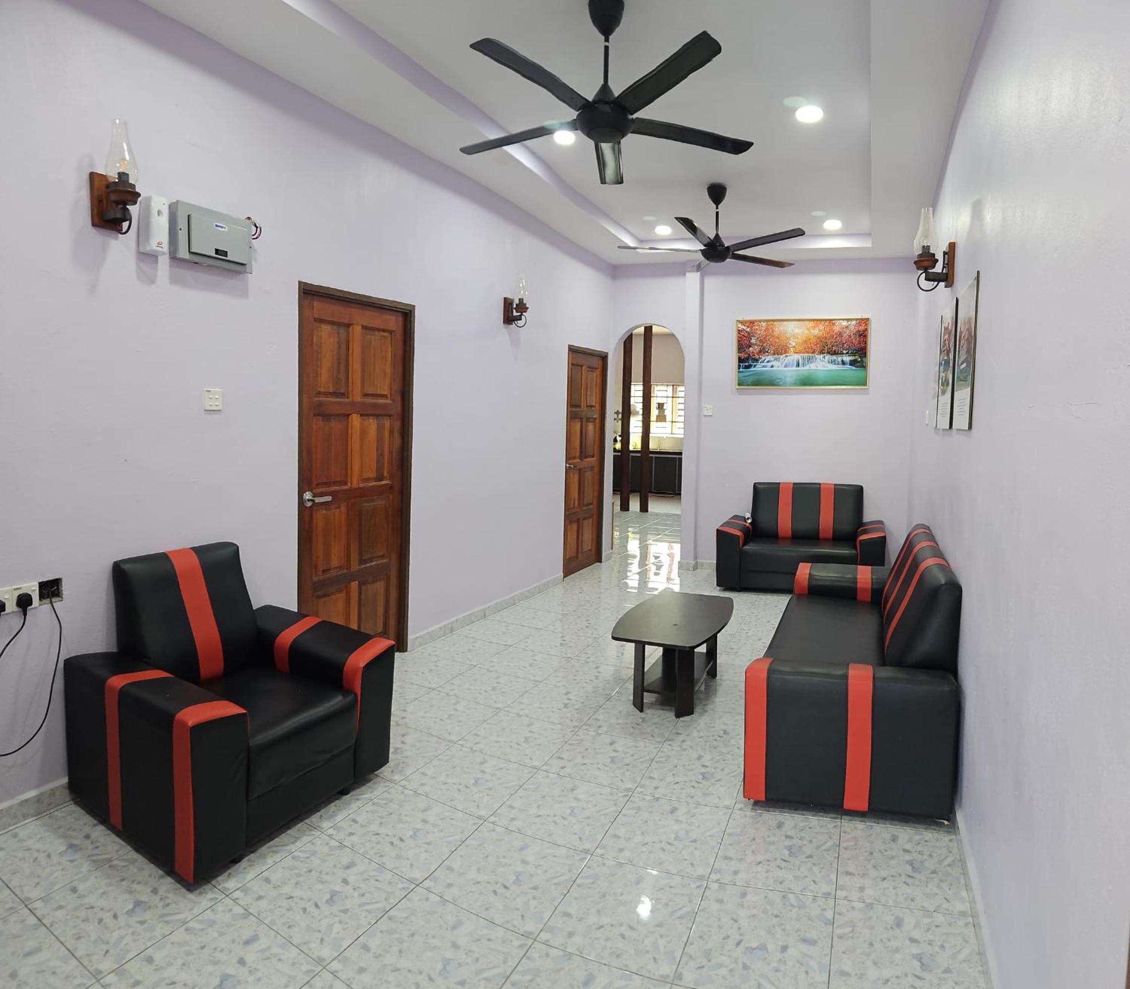 Three-Bedroom House photo 1