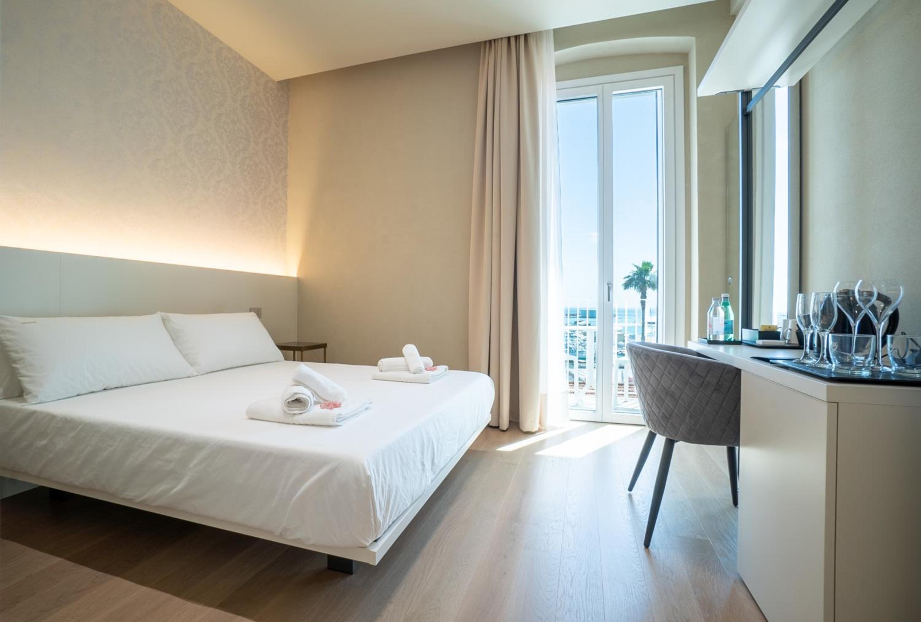 Queen Room with Sea View