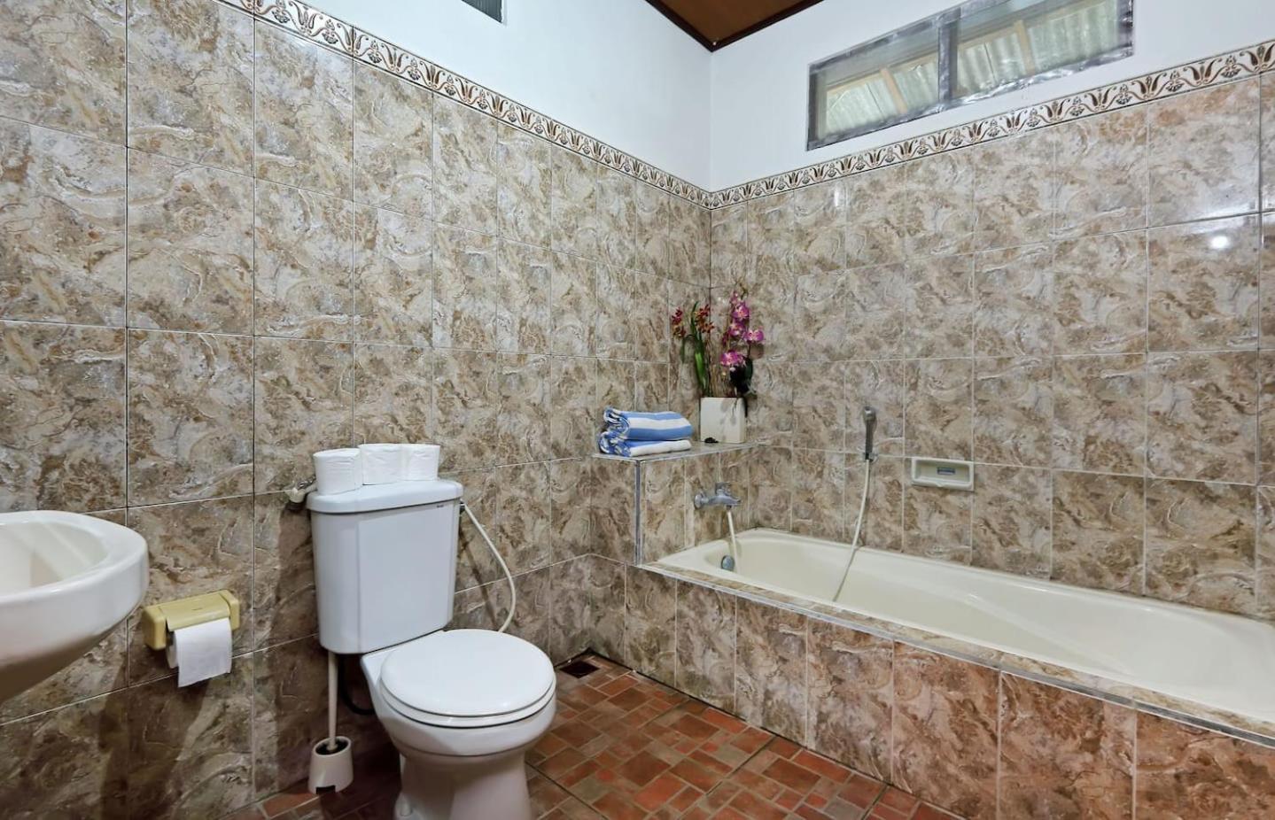 One-Bedroom Apartment - Photo 6