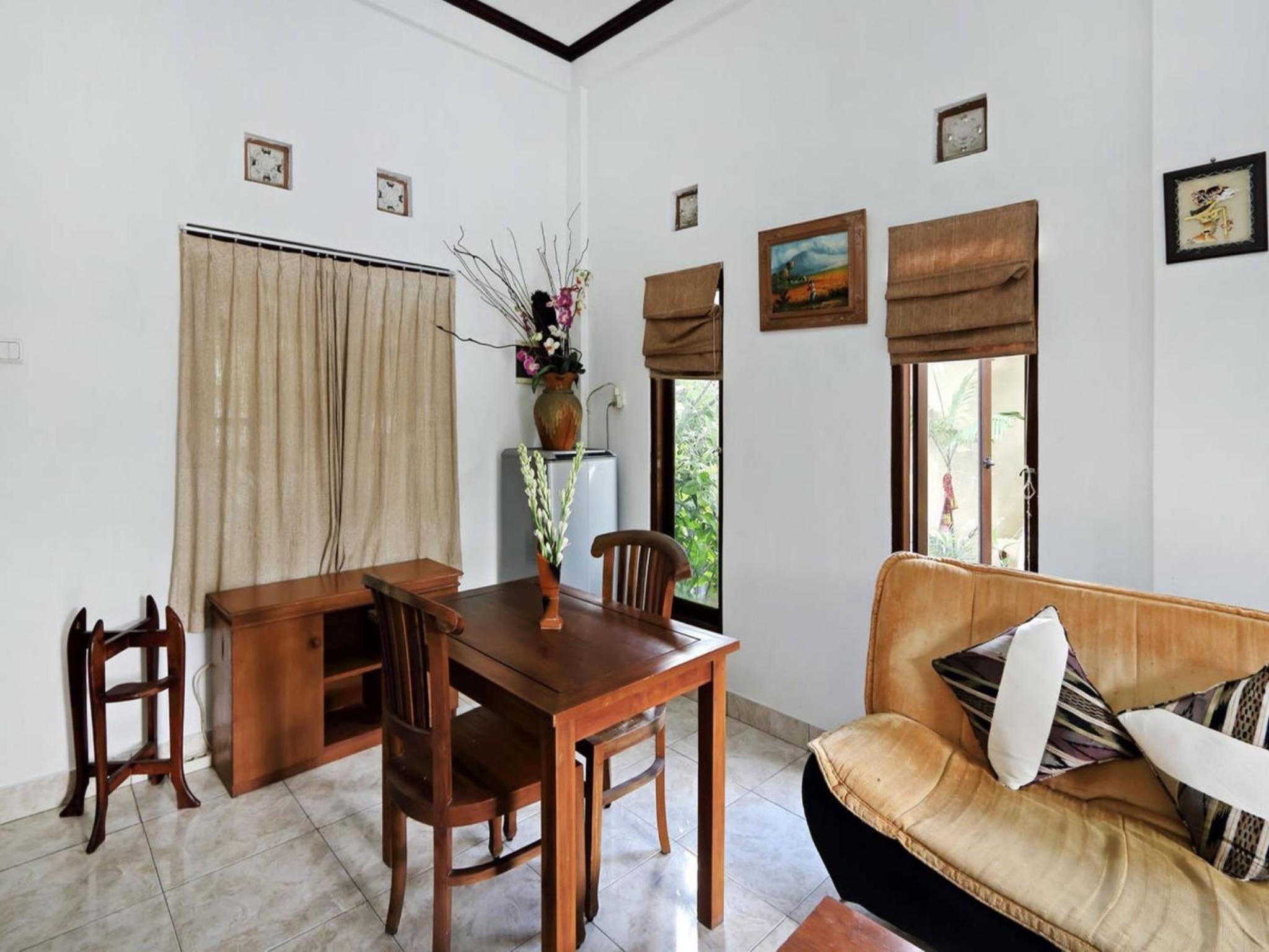 One-Bedroom Apartment - Photo 4