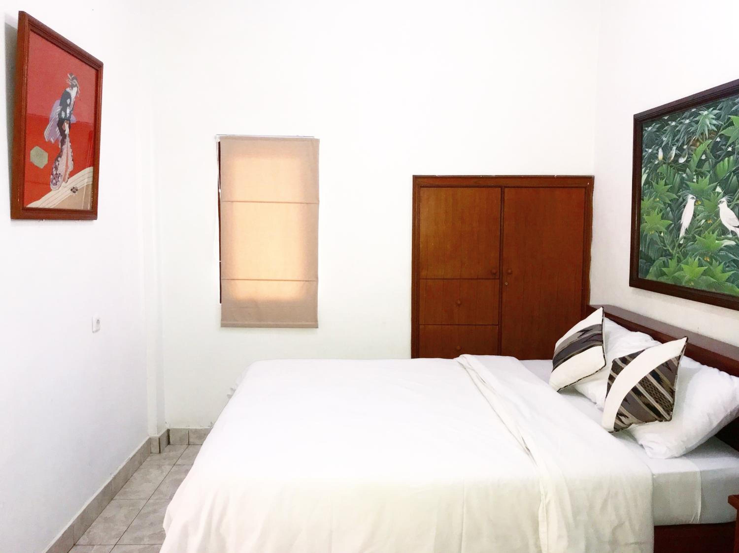 One-Bedroom Apartment - Photo 8