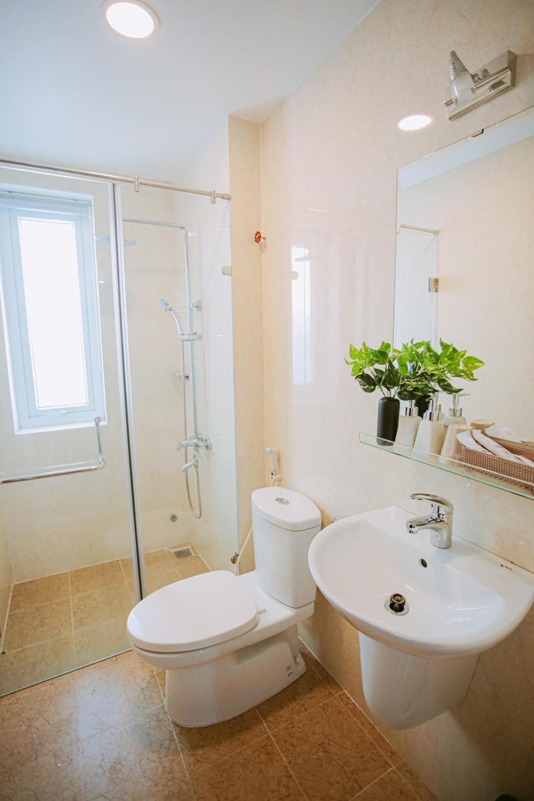 Twin Room with Balcony - Photo 9